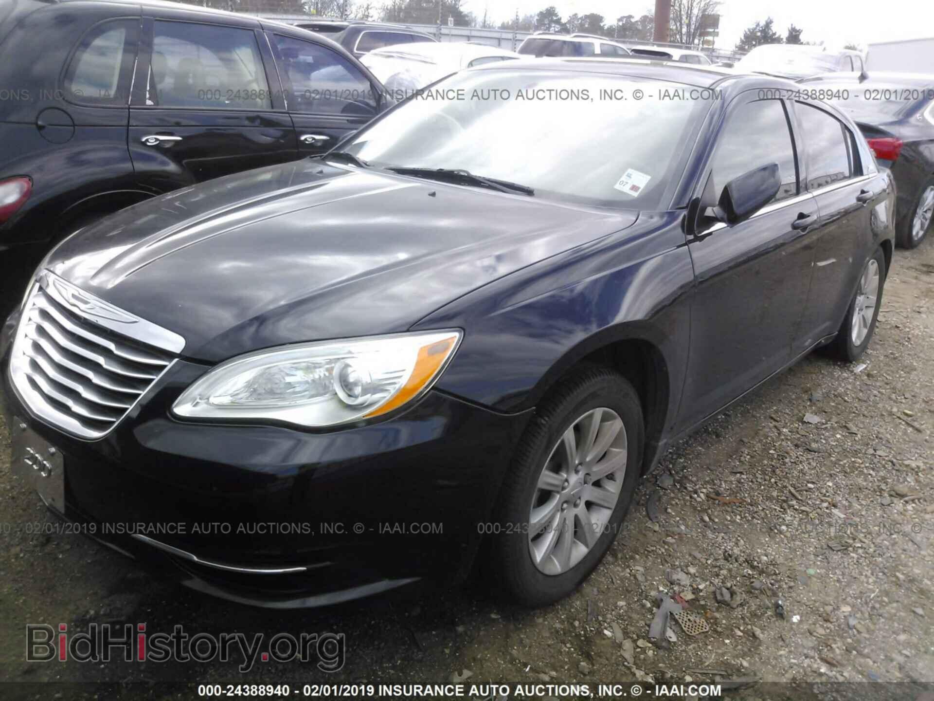 2013 CHRYSLER 200 - VIN: 1C3CCBBB2DN573641 - Photo 2