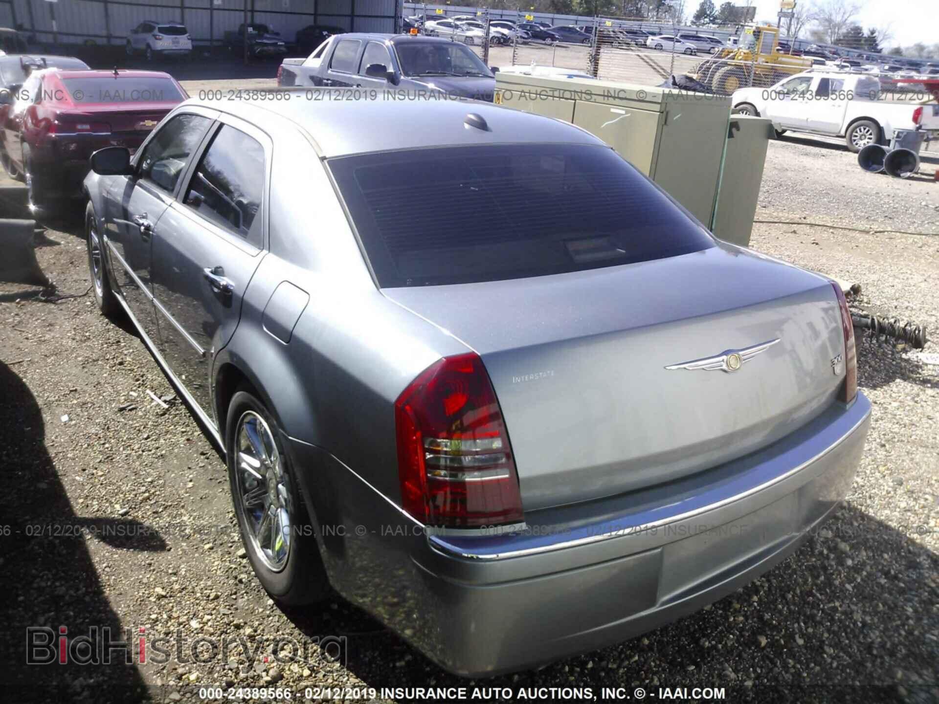 2006 CHRYSLER 300C - VIN: 2C3KA63H26H225507 - Фото 3