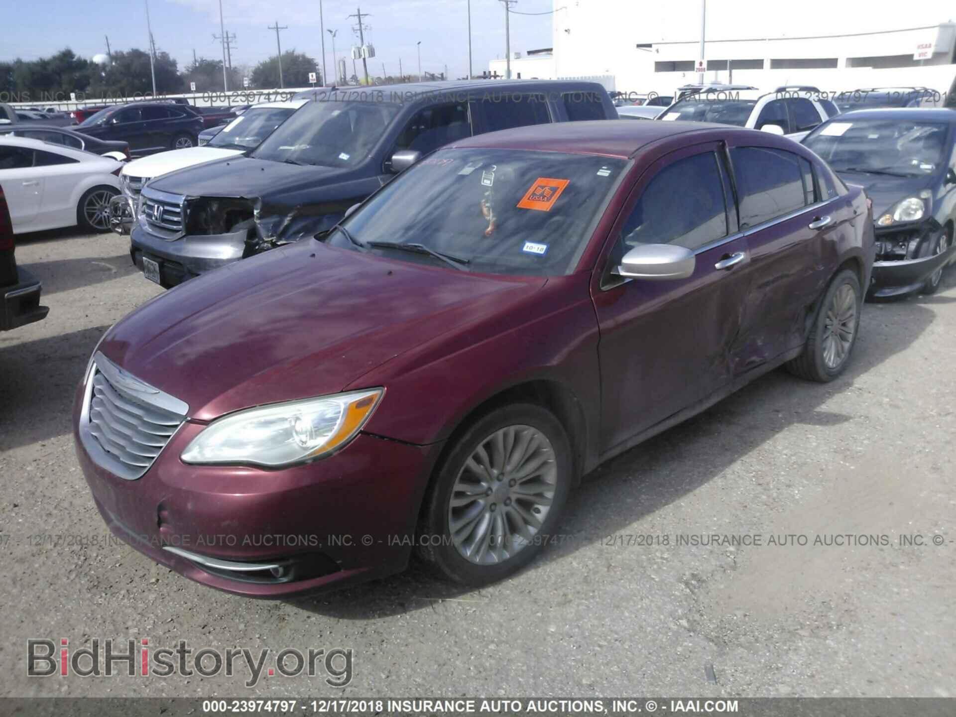 2011 CHRYSLER 200 - VIN: 1C3BC2FB9BN580444 - Photo 2