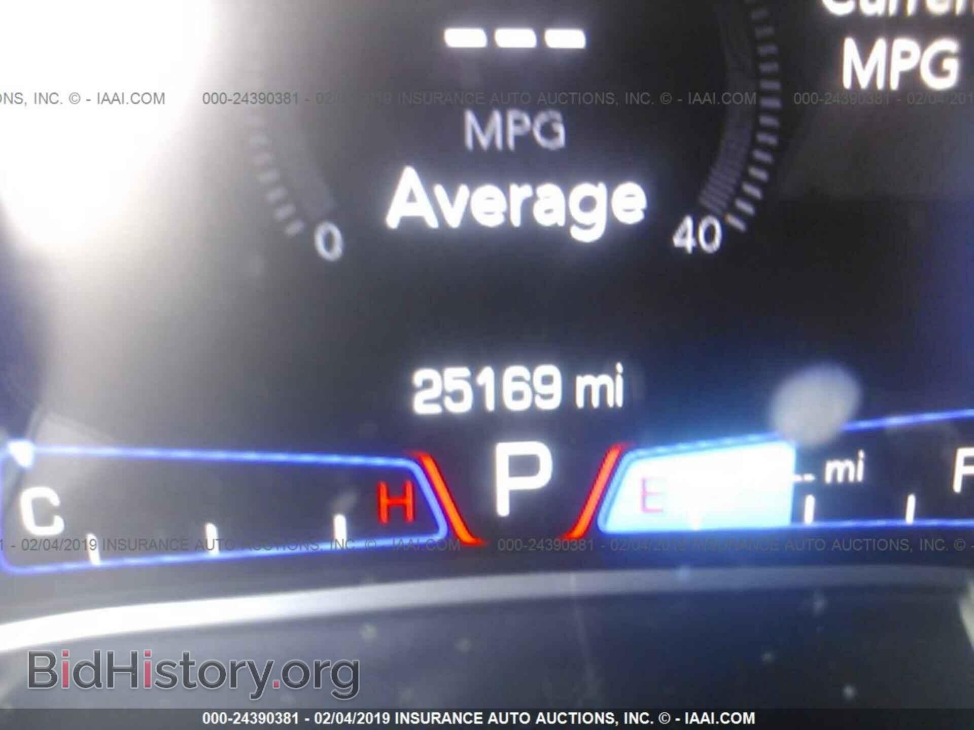 2017 CHRYSLER 300 - VIN: 2C3CCABG1HH538545 - Фото 7