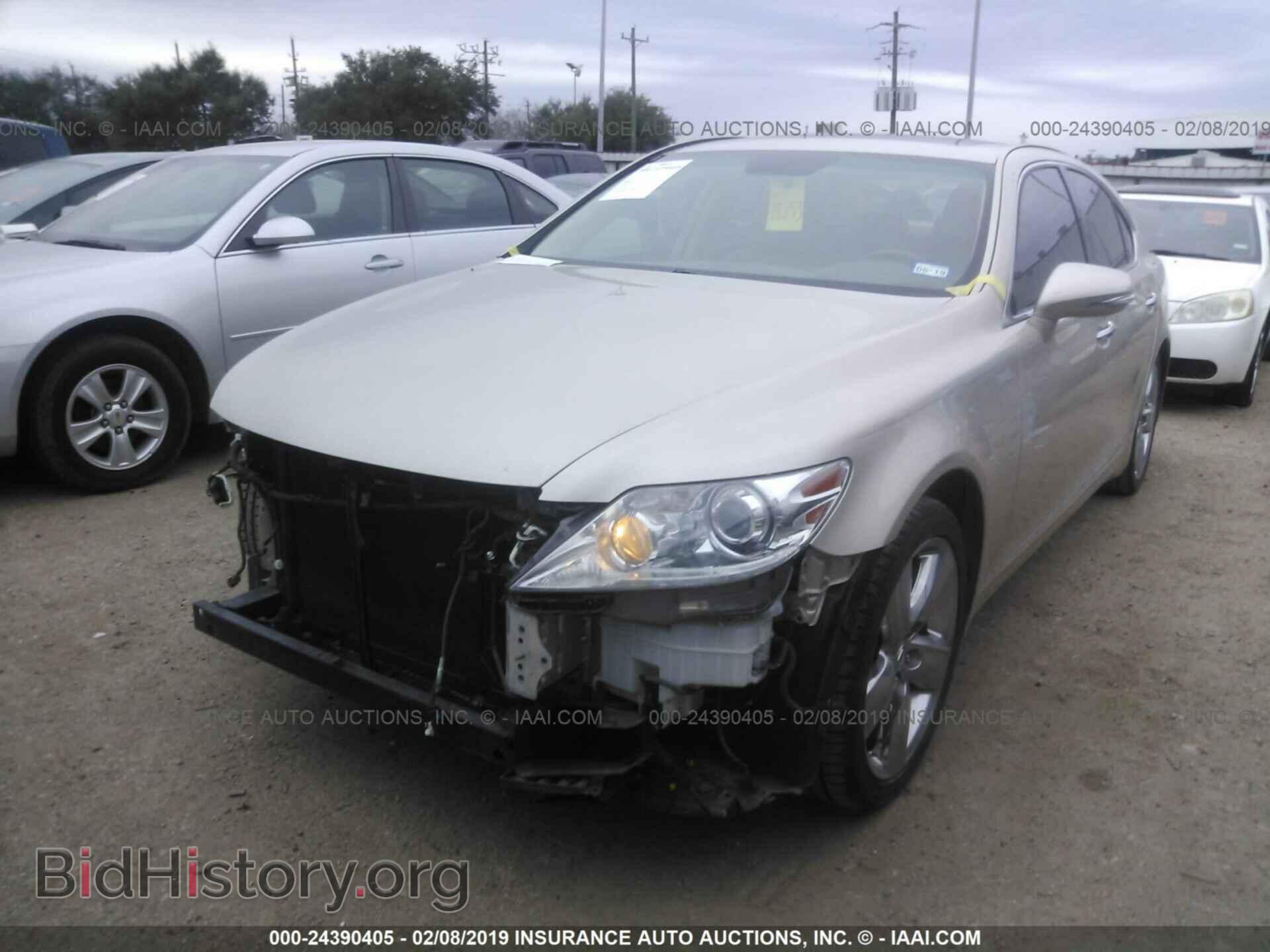 2011 LEXUS LS - VIN: JTHBL5EF2B5105606 - Photo 2