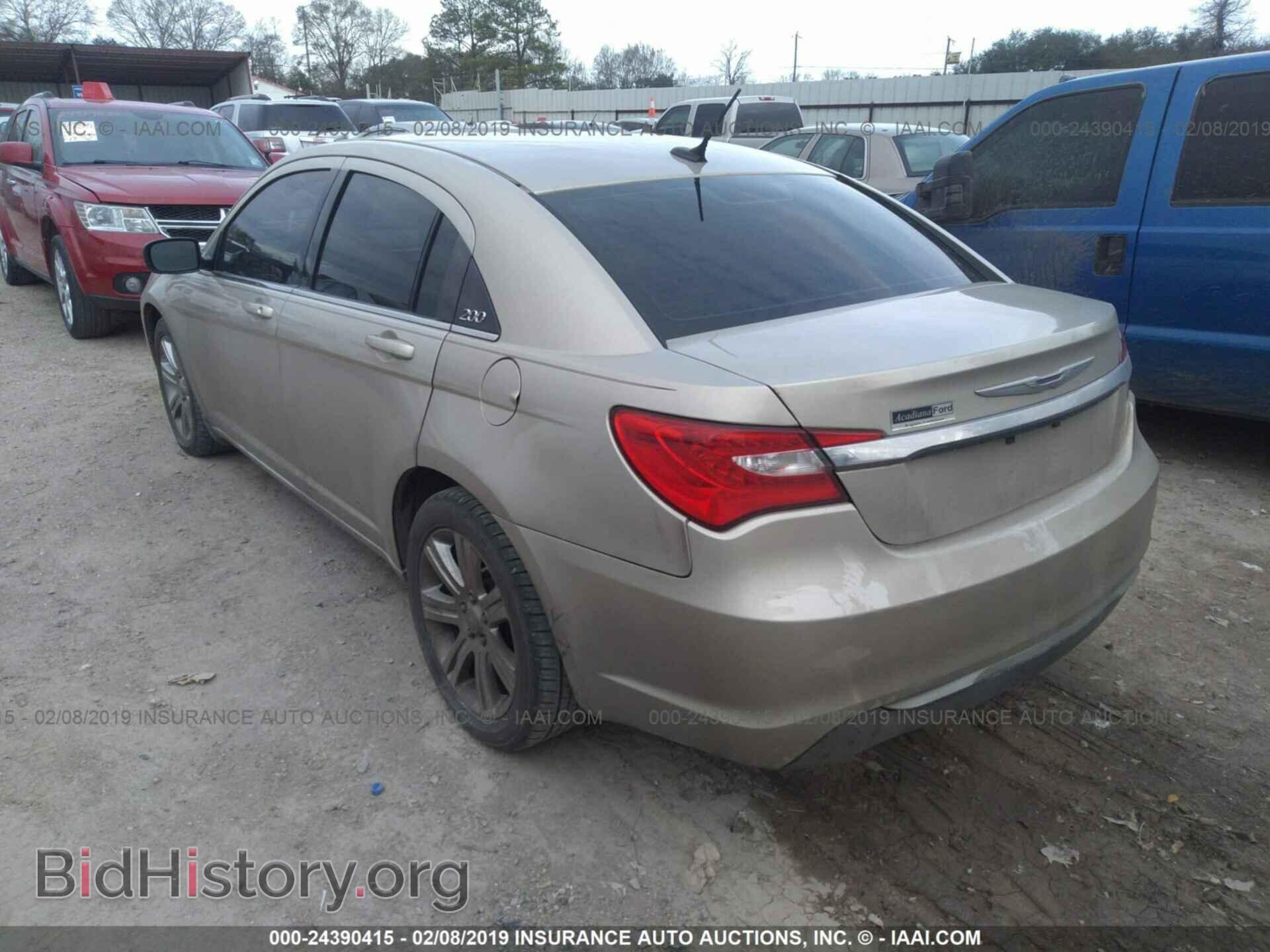 2013 CHRYSLER 200 - VIN: 1C3CCBAB6DN640775 - Фото 3