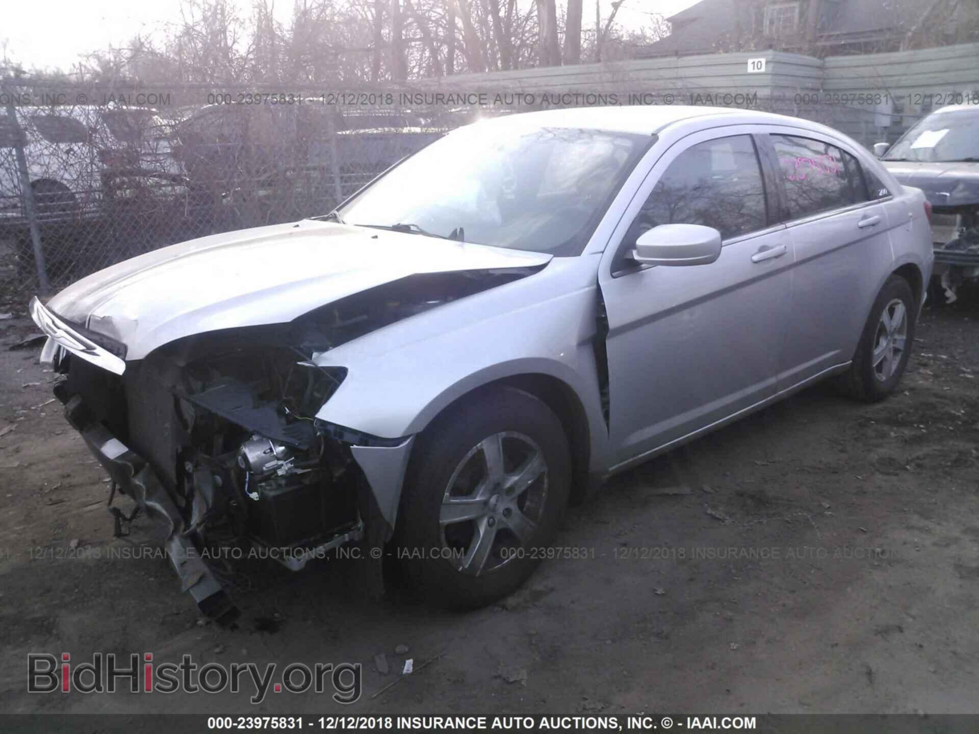 2012 CHRYSLER 200 - VIN: 1C3CCBAB7CN100771 - Фото 2
