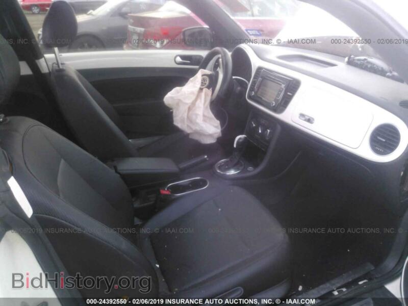 2013 Volkswagen BEETLE (VIN 3VWJP7AT3DM600643) — фото 5 из 10