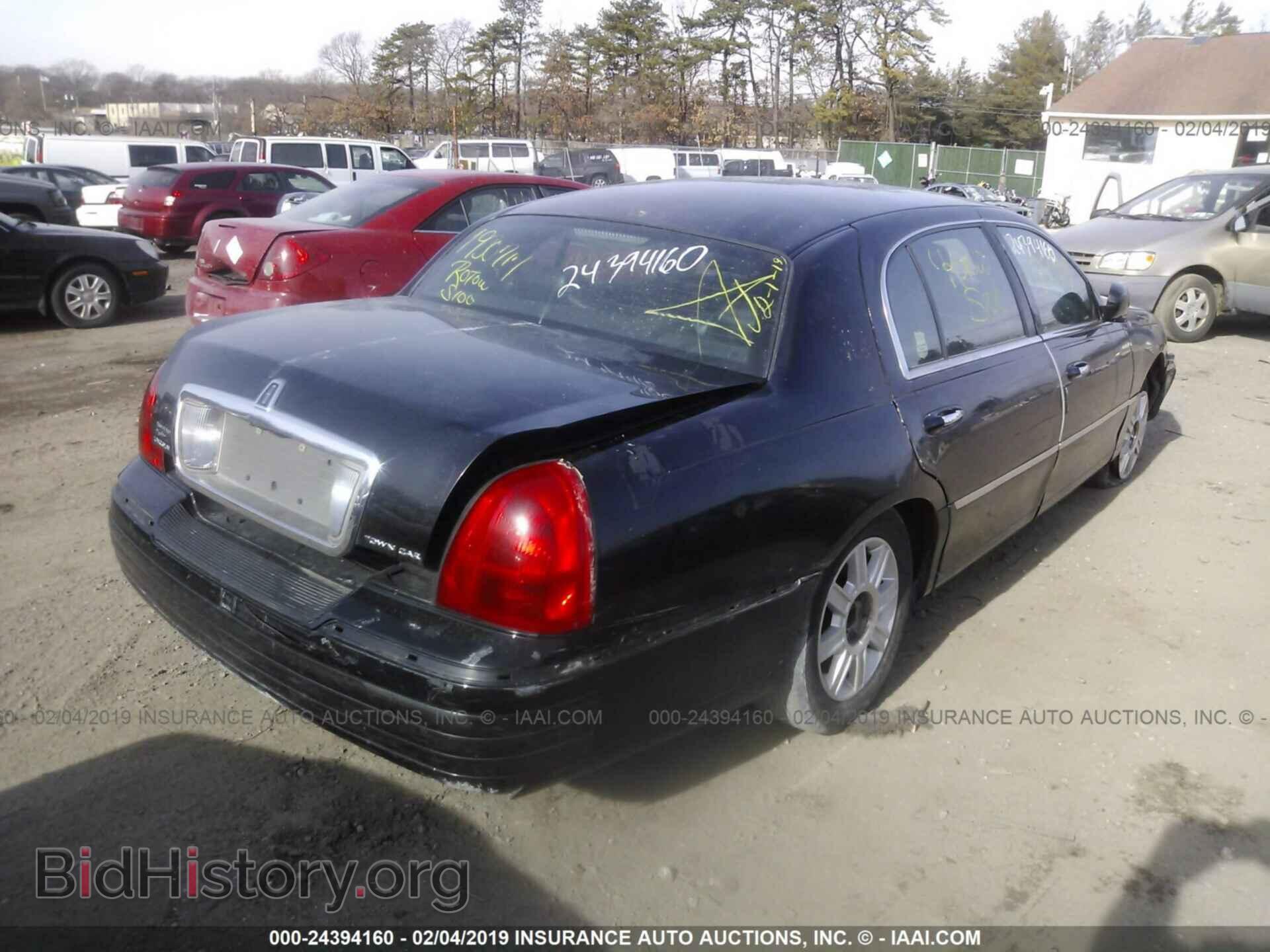 2011 LINCOLN TOWN CAR - VIN: 2LNBL8EV2BX752575 - Фото 4