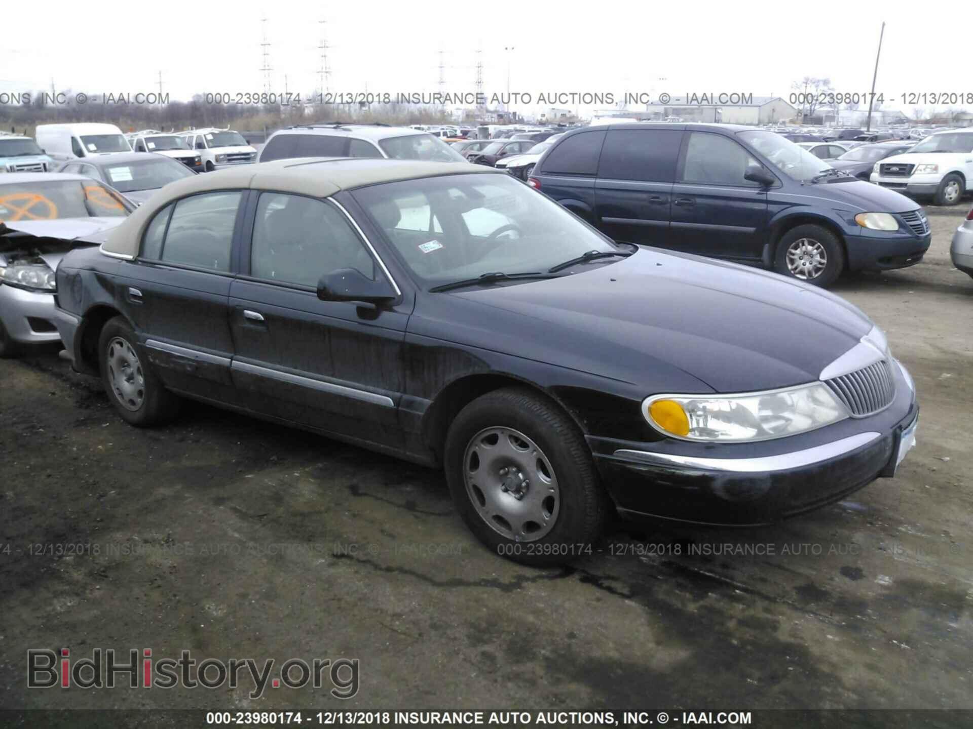 Photo 1LNHM97V82Y697852 - LINCOLN CONTINENTAL 2002