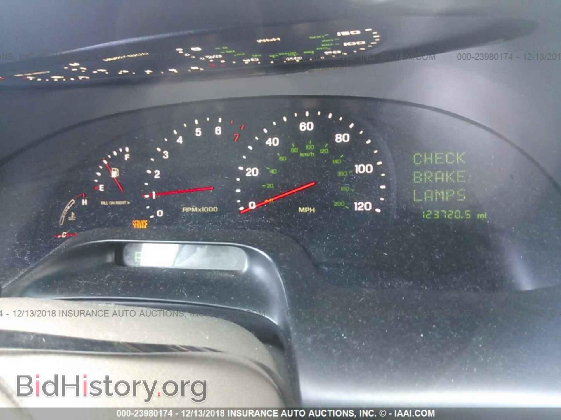 2002 LINCOLN CONTINENTAL - VIN: 1LNHM97V82Y697852 - Фото 7
