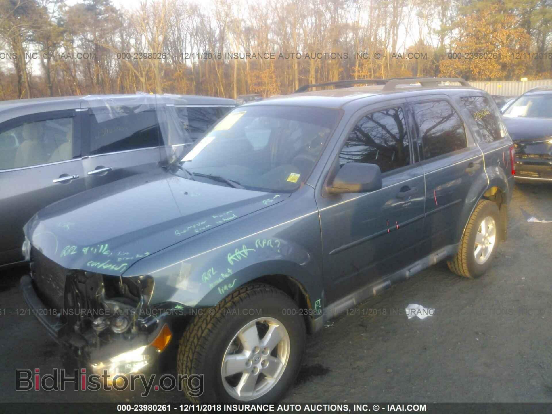 2011 FORD ESCAPE - VIN: 1FMCU9D79BKA18674 - Photo 2