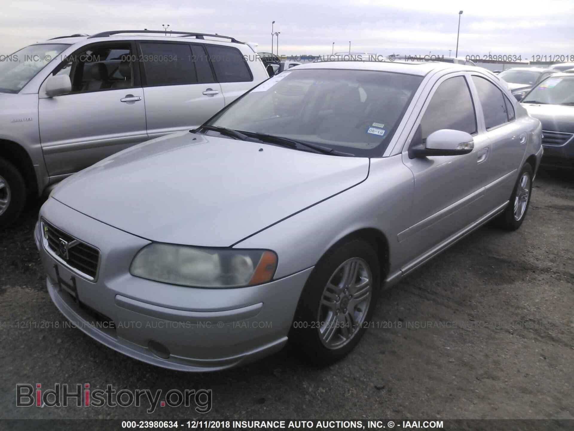 2007 VOLVO S60 - VIN: YV1RS592472645732 - Фото 2