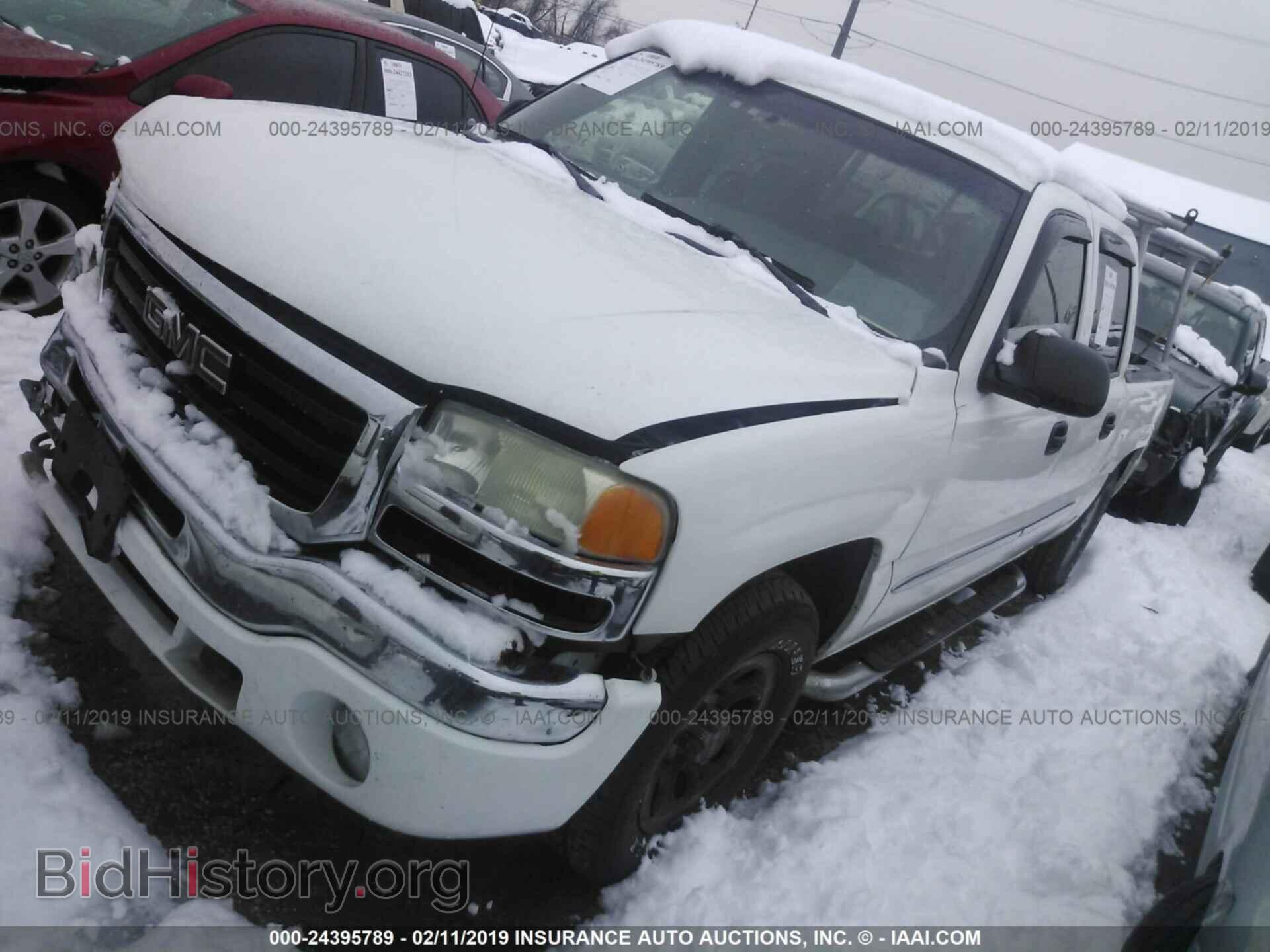 2005 GMC NEW SIERRA - VIN: 2GTEK13T151100793 - Фото 2