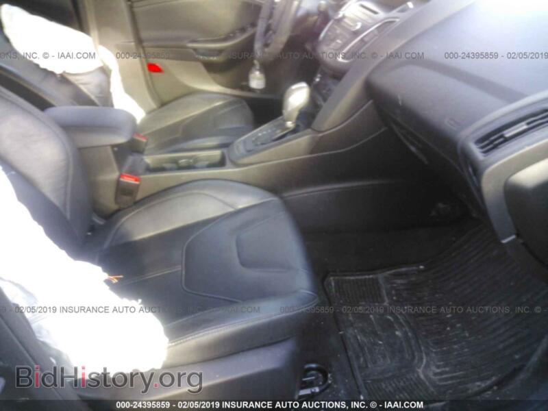 2016 Ford FOCUS (VIN 1FADP3F28GL393946) — фото 5 из 10