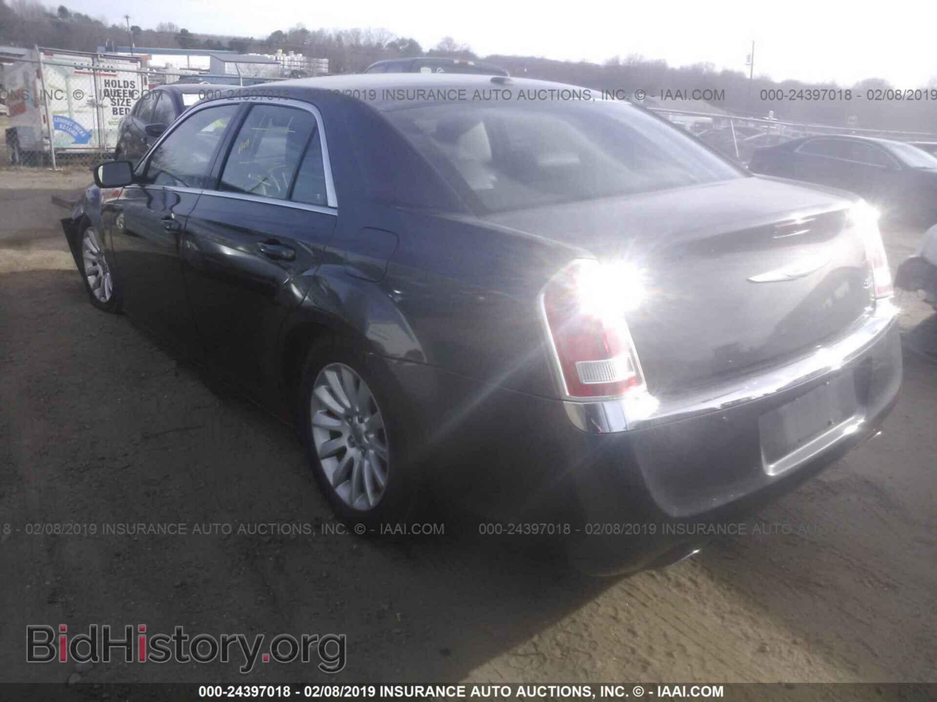 2013 CHRYSLER 300 - VIN: 2C3CCAAG8DH542846 - Фото 3