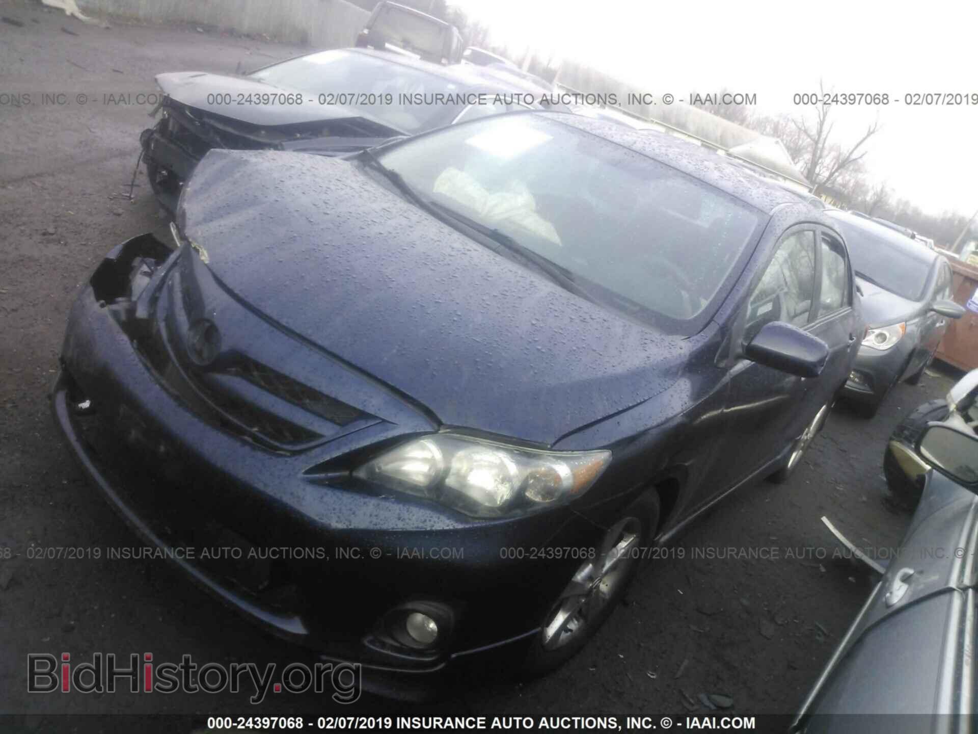 2011 TOYOTA COROLLA - VIN: 2T1BU4EEXBC585199 - Фото 2