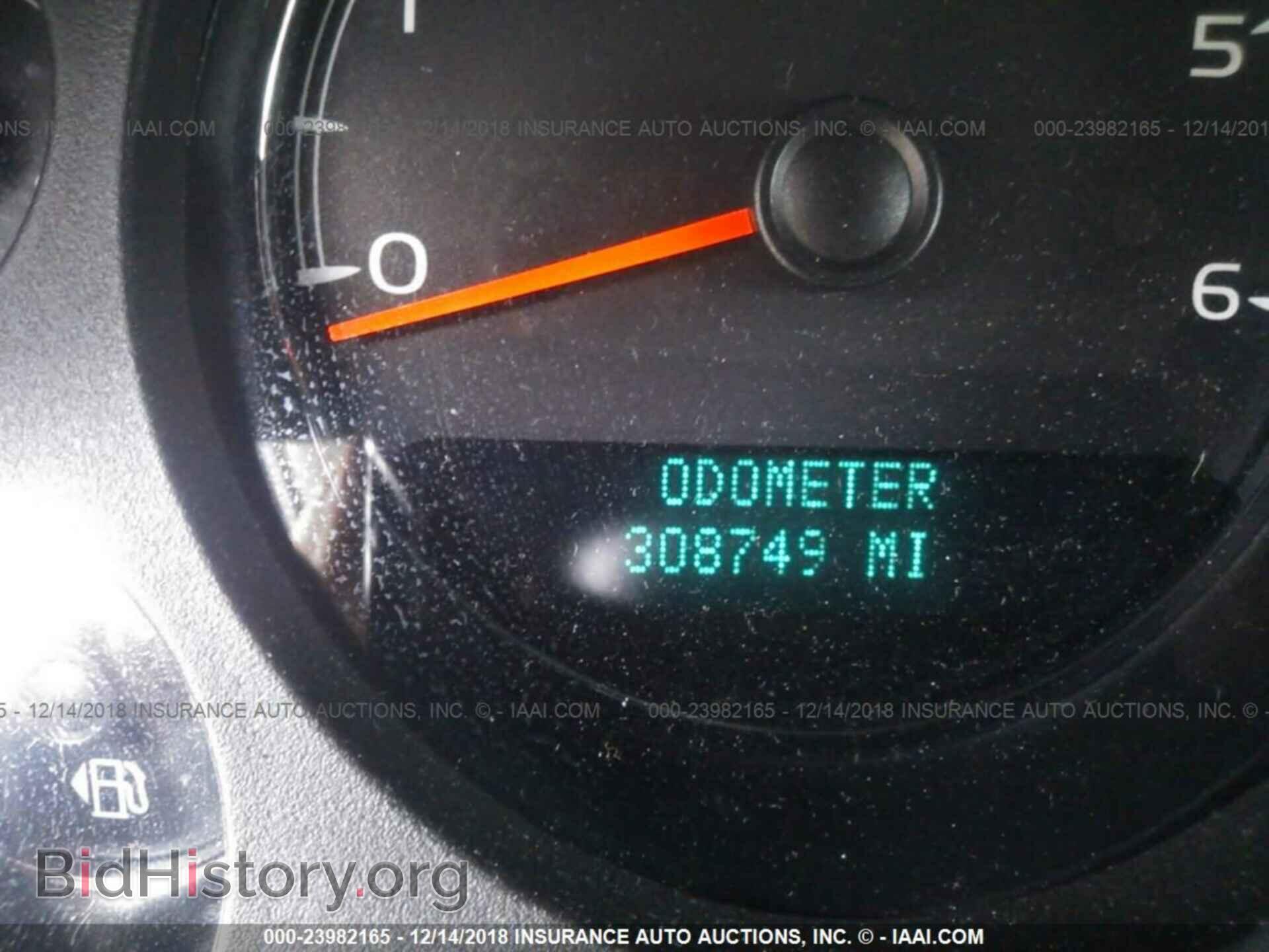 2011 CHEVROLET SUBURBAN - VIN: 1GNSCHE00BR199029 - Фото 7