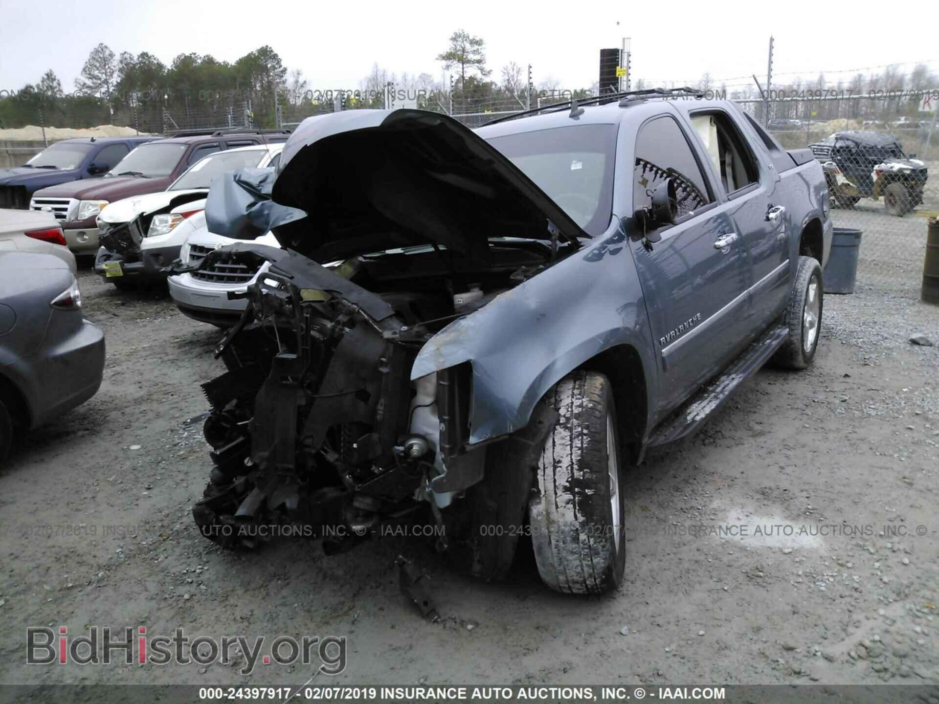 2011 CHEVROLET AVALANCHE - VIN: 3GNMCGE05BG190555 - Фото 2