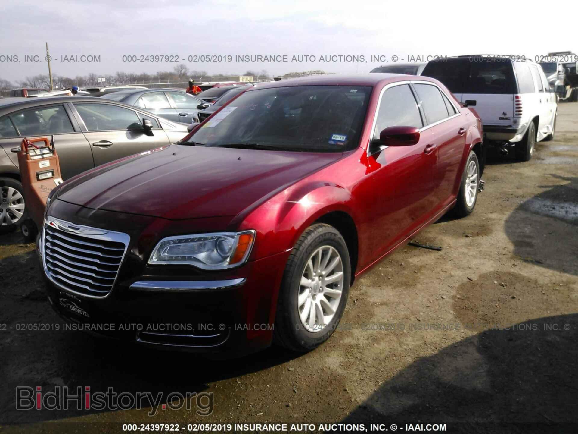 2013 CHRYSLER 300 - VIN: 2C3CCAAG0DH738974 - Фото 2
