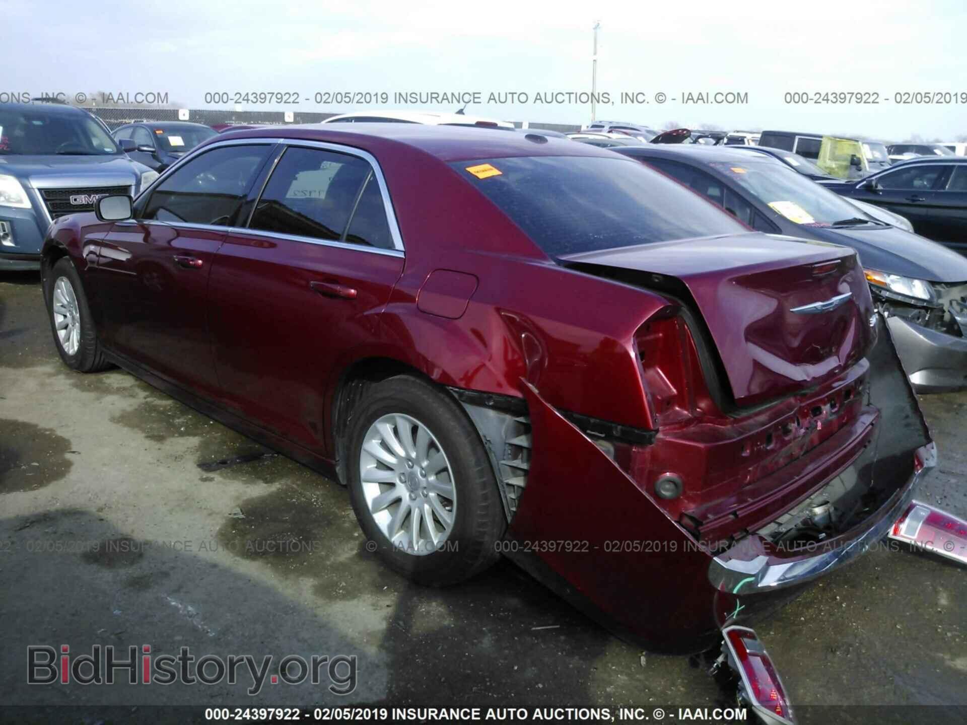 2013 CHRYSLER 300 - VIN: 2C3CCAAG0DH738974 - Фото 3