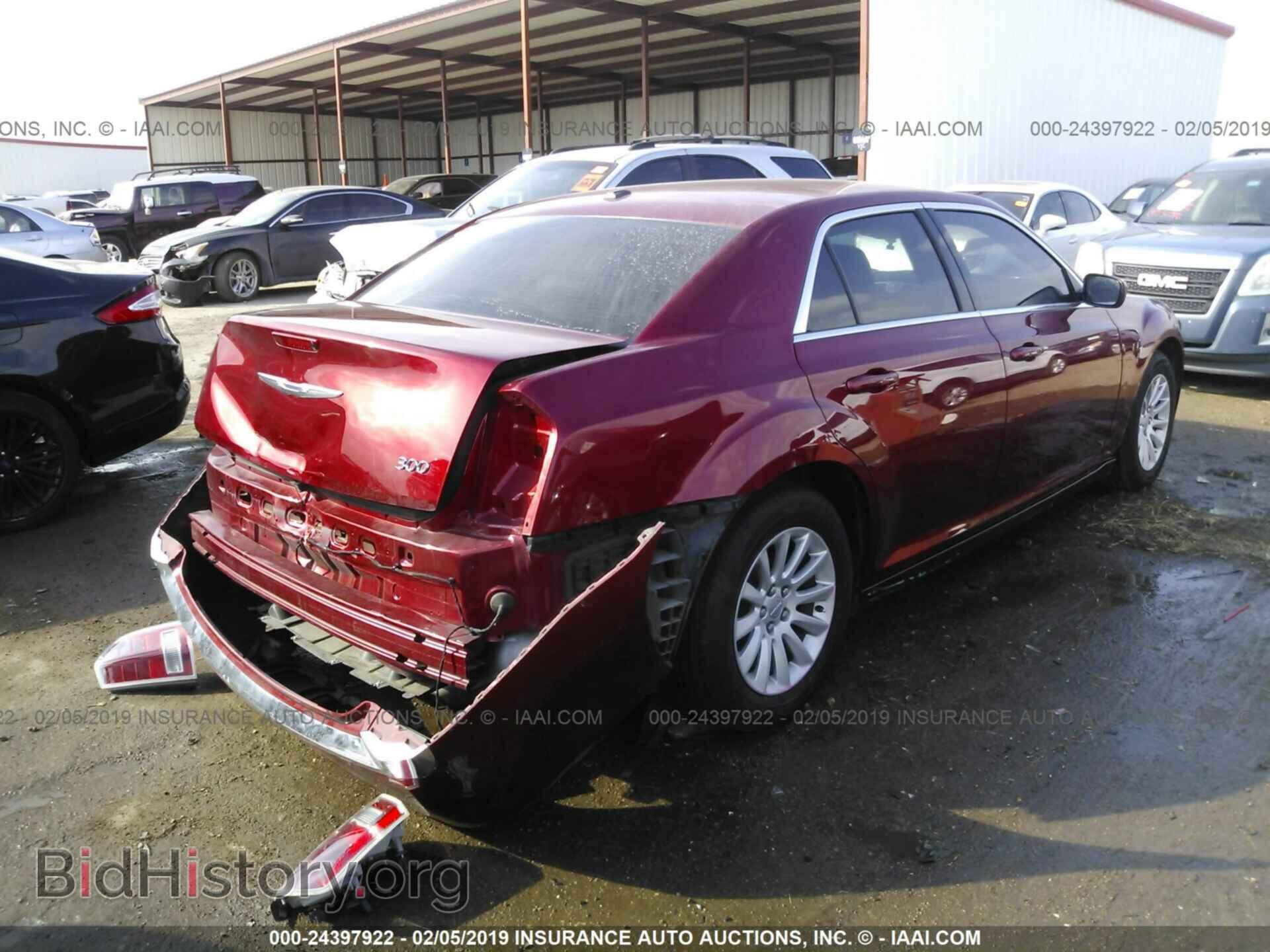 2013 CHRYSLER 300 - VIN: 2C3CCAAG0DH738974 - Фото 4