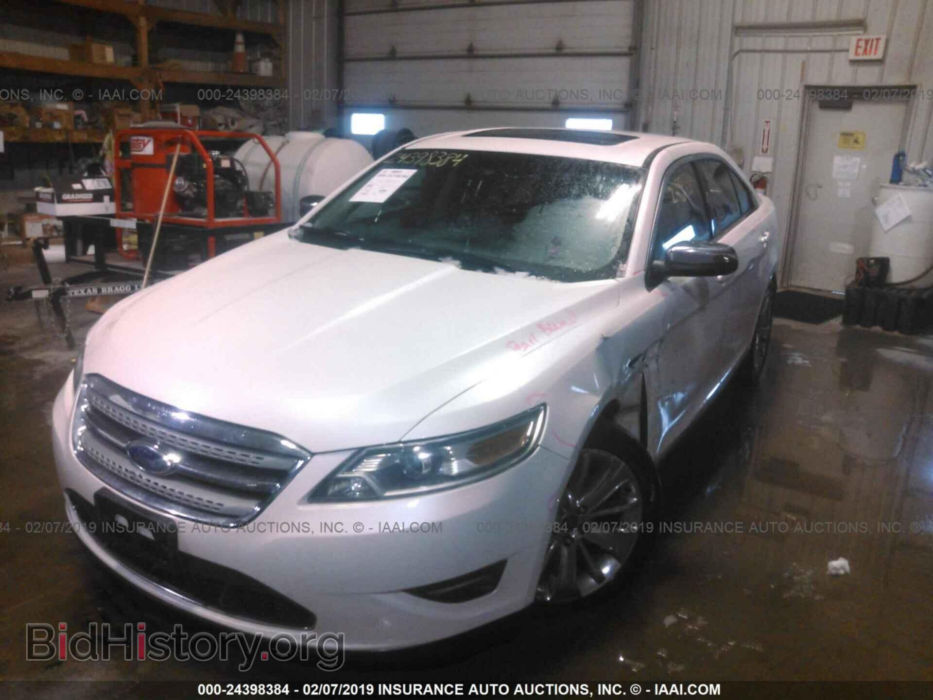 2011 FORD TAURUS - VIN: 1FAHP2FW6BG165170 - Фото 2
