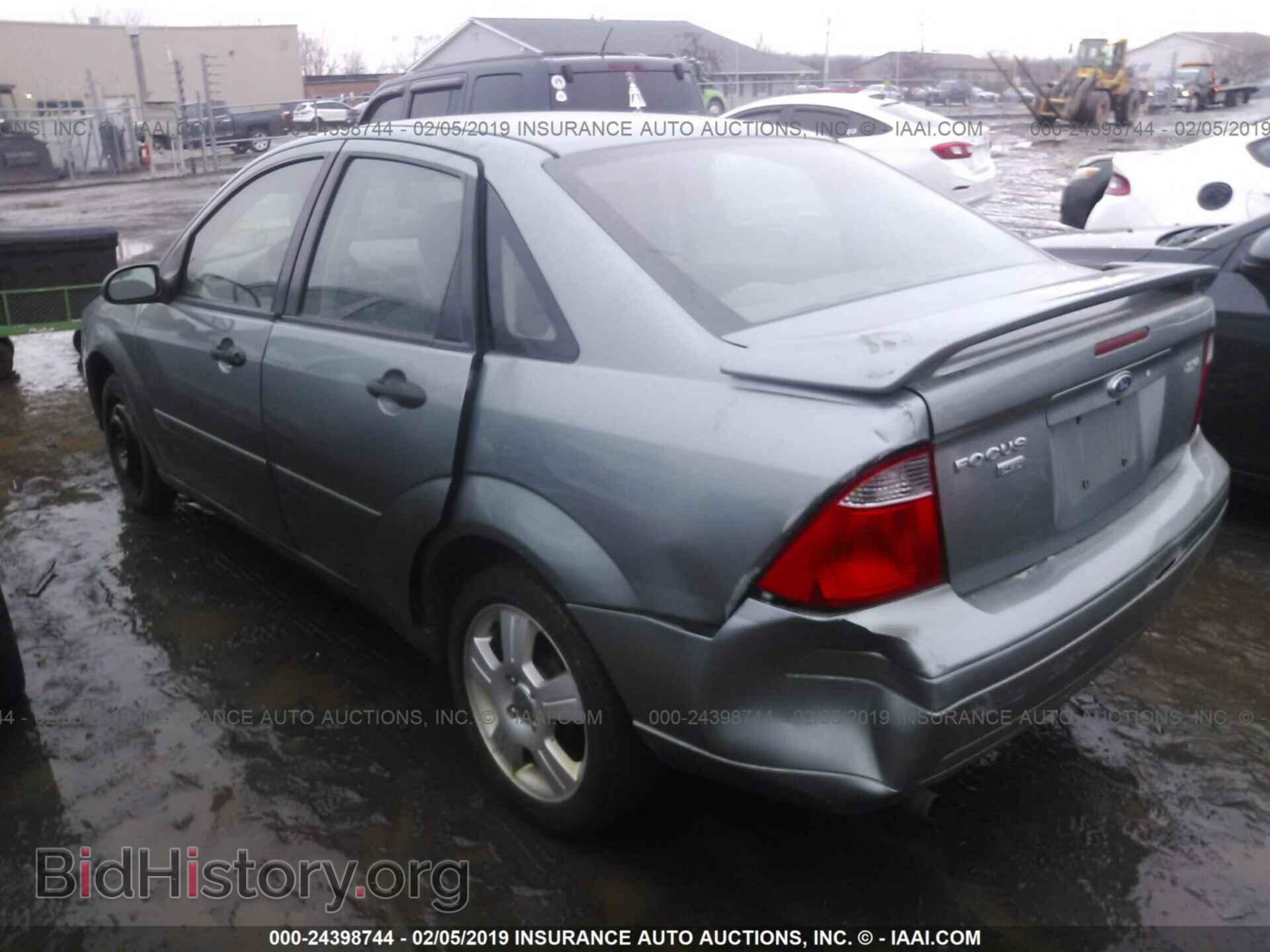 2005 FORD FOCUS - VIN: 1FAFP34N95W207008 - Фото 3