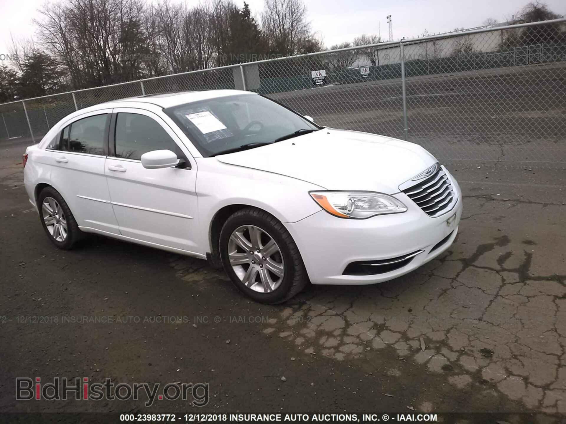 Photo 1C3BC1FG3BN553343 - CHRYSLER 200 2011