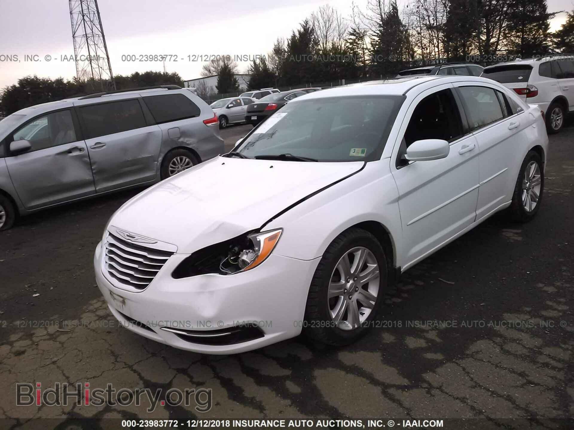 2011 CHRYSLER 200 - VIN: 1C3BC1FG3BN553343 - Photo 2