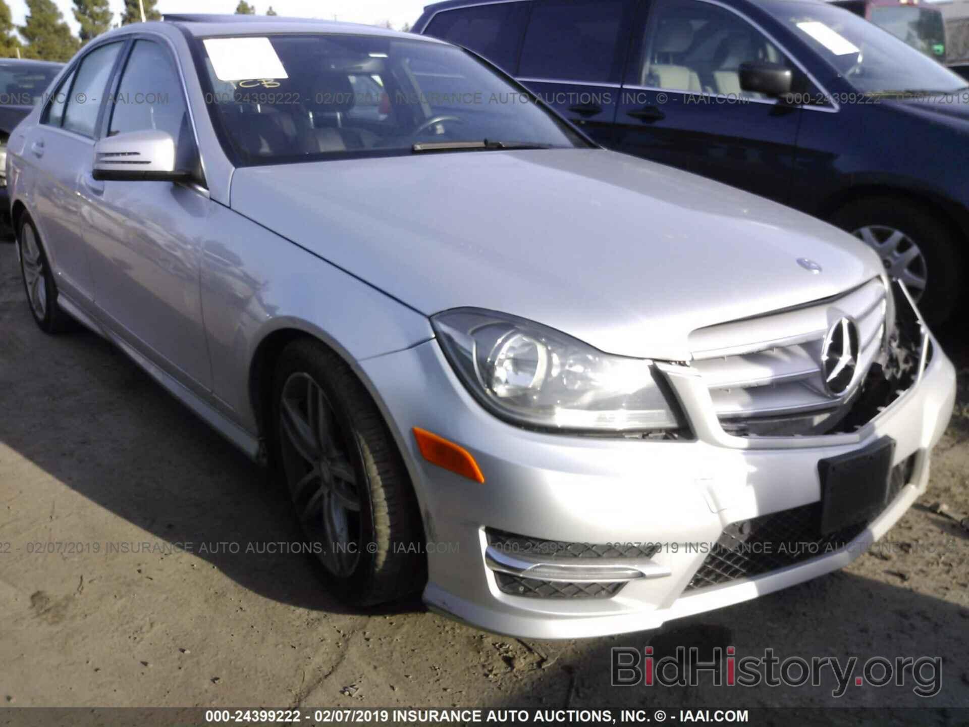 Photo WDDGF4HBXDR281211 - MERCEDES-BENZ C 2013