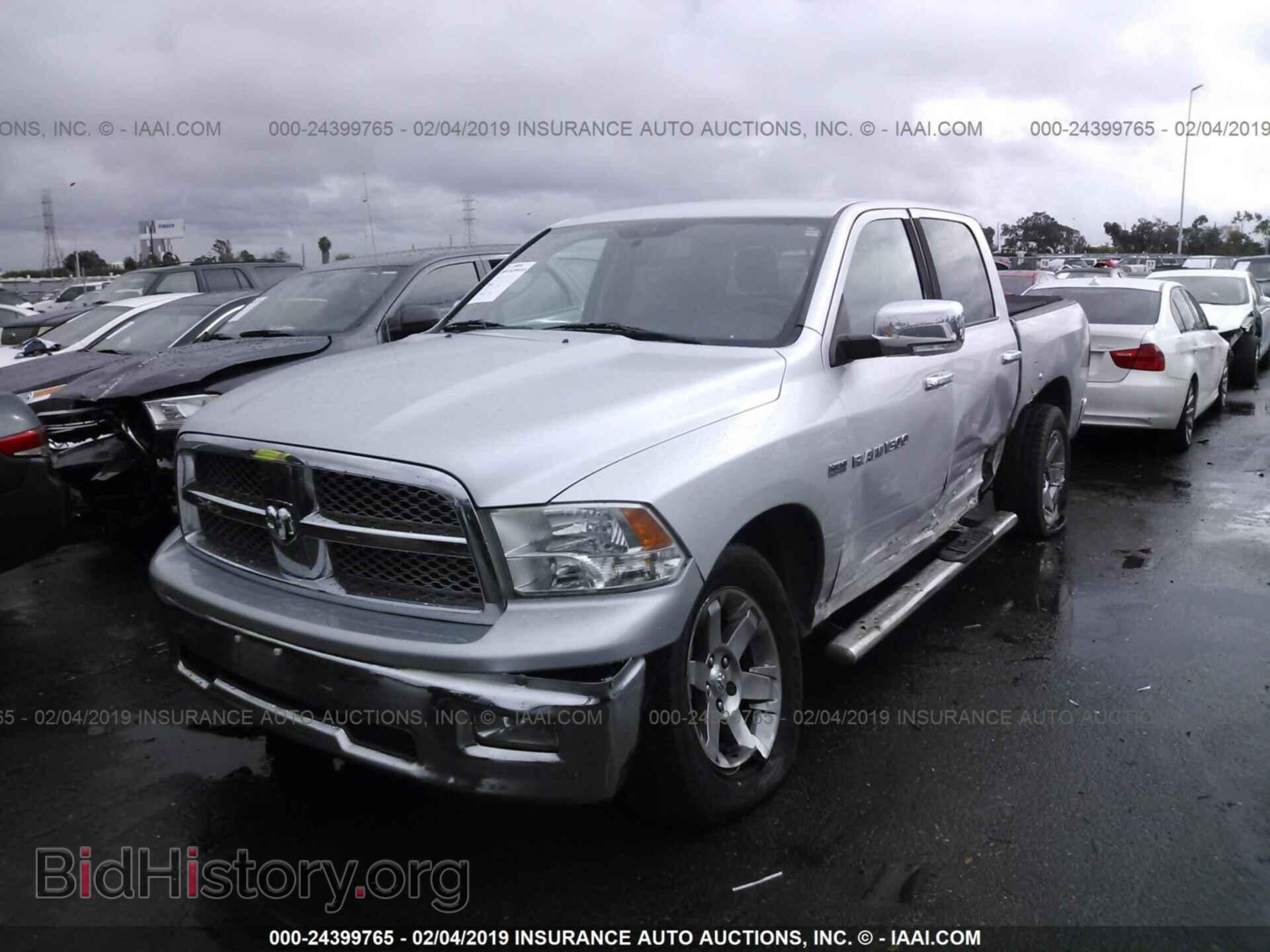 2011 DODGE RAM 1500 - VIN: 1D7RB1CT7BS530086 - Фото 2
