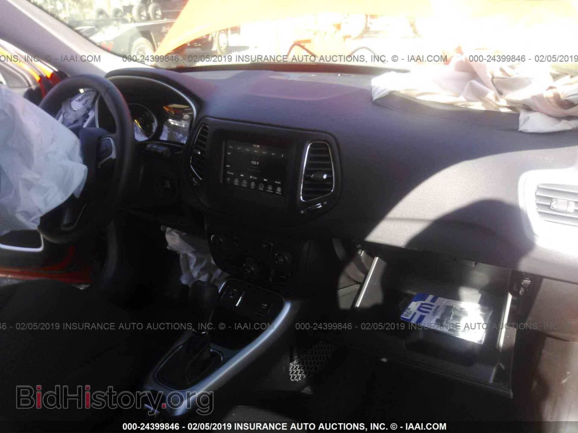 2018 JEEP COMPASS - VIN: 3C4NJCAB5JT286890 - Фото 5