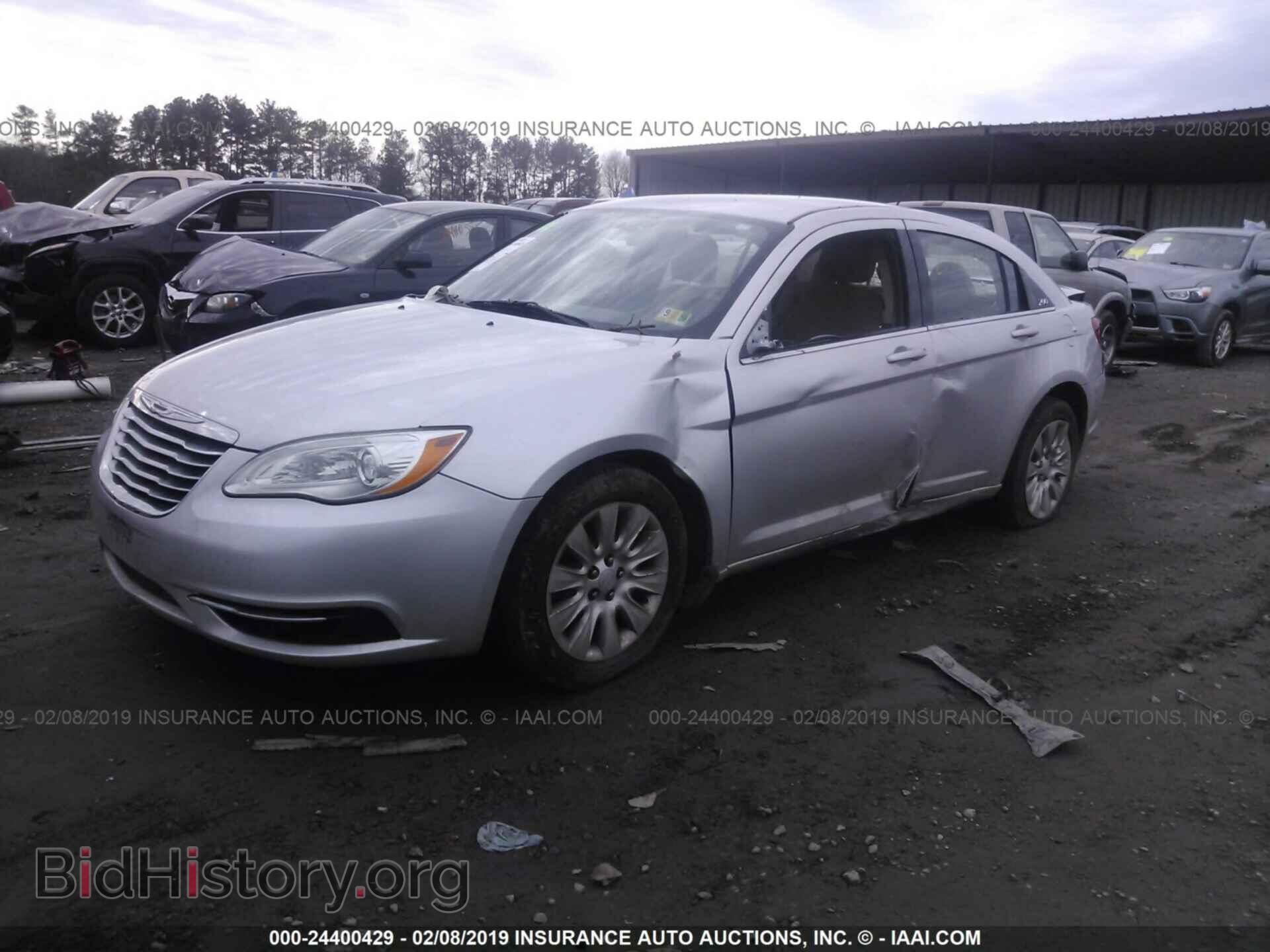 2012 CHRYSLER 200 - VIN: 1C3CCBAB3CN292450 - Фото 2