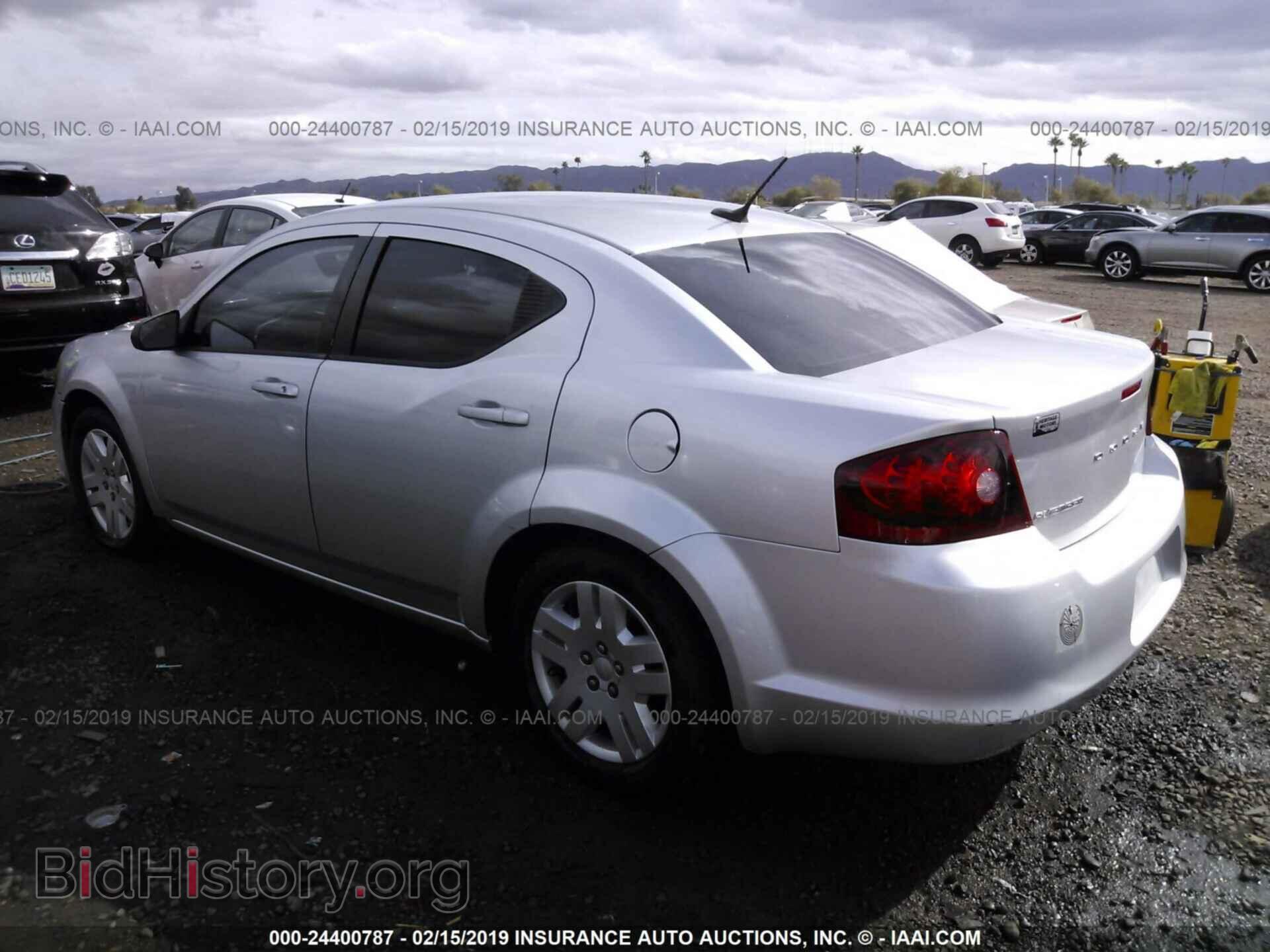 2011 DODGE AVENGER - VIN: 1B3BD4FG6BN558239 - Фото 3