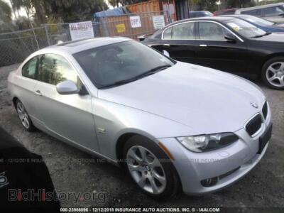 2010 BMW 335, серебристый — VIN WBAWC7C5XAE271375, IAAI