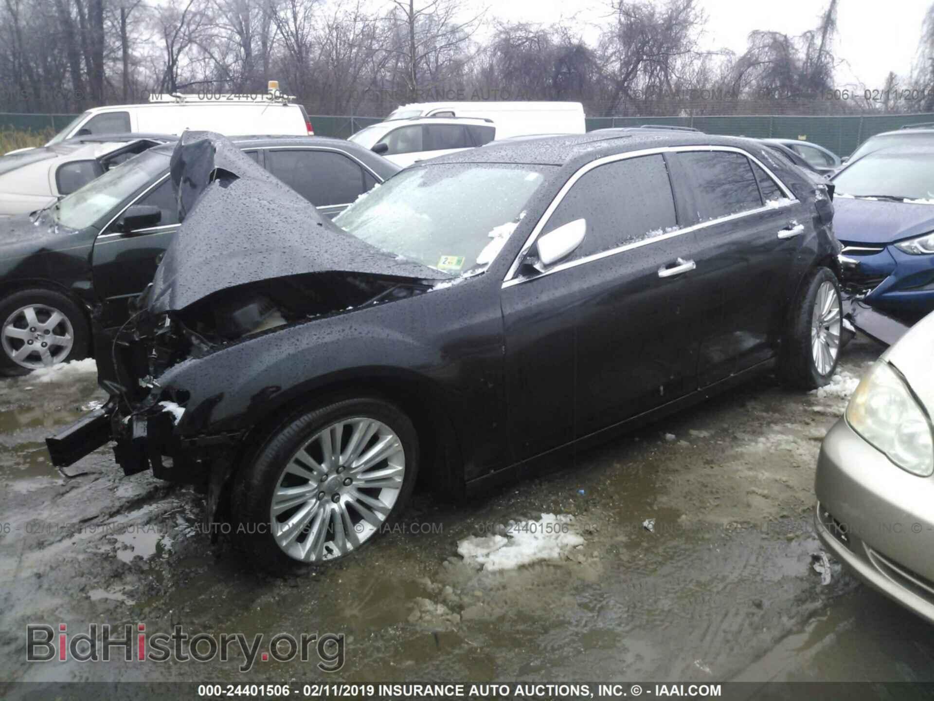 2013 CHRYSLER 300C - VIN: 2C3CCAPT8DH572899 - Фото 2