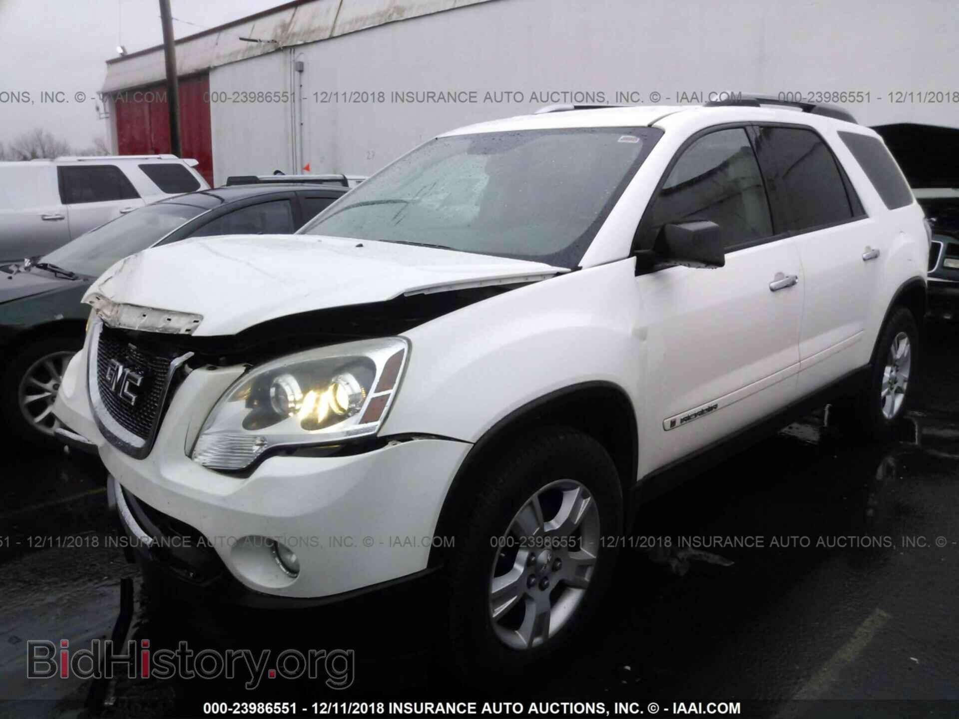 2008 GMC ACADIA - VIN: 1GKEV13738J240272 - Фото 2