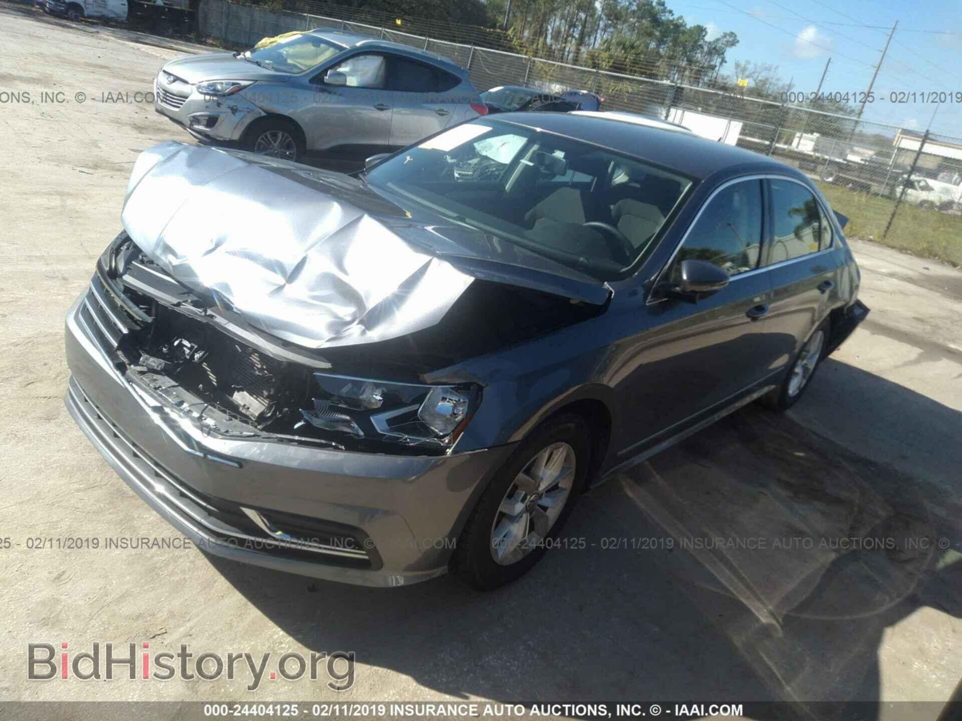 2017 VOLKSWAGEN PASSAT - VIN: 1VWAT7A30HC001119 - Фото 2