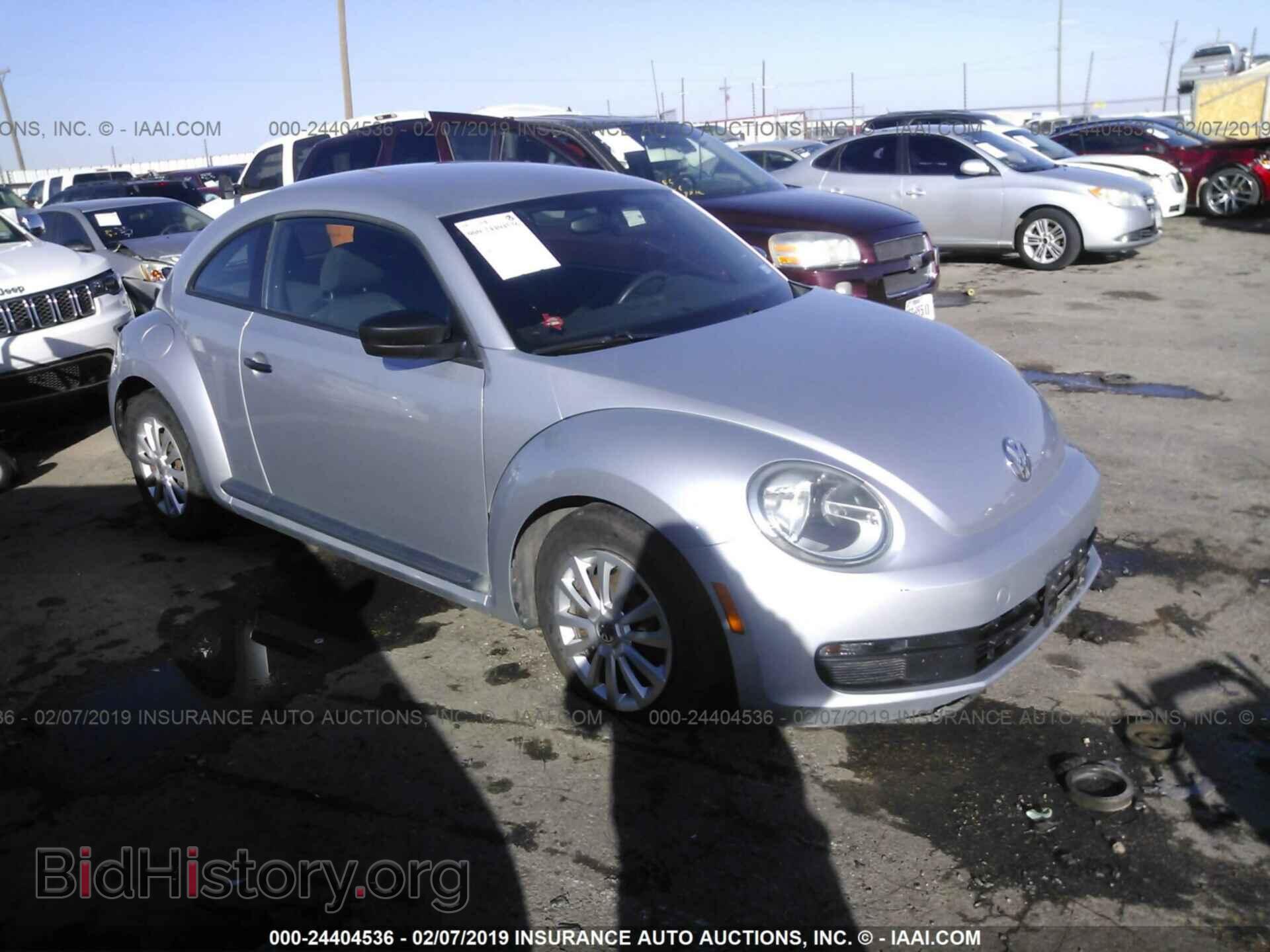 Фотография 3VWFP7AT8CM616115 - VOLKSWAGEN BEETLE 2012