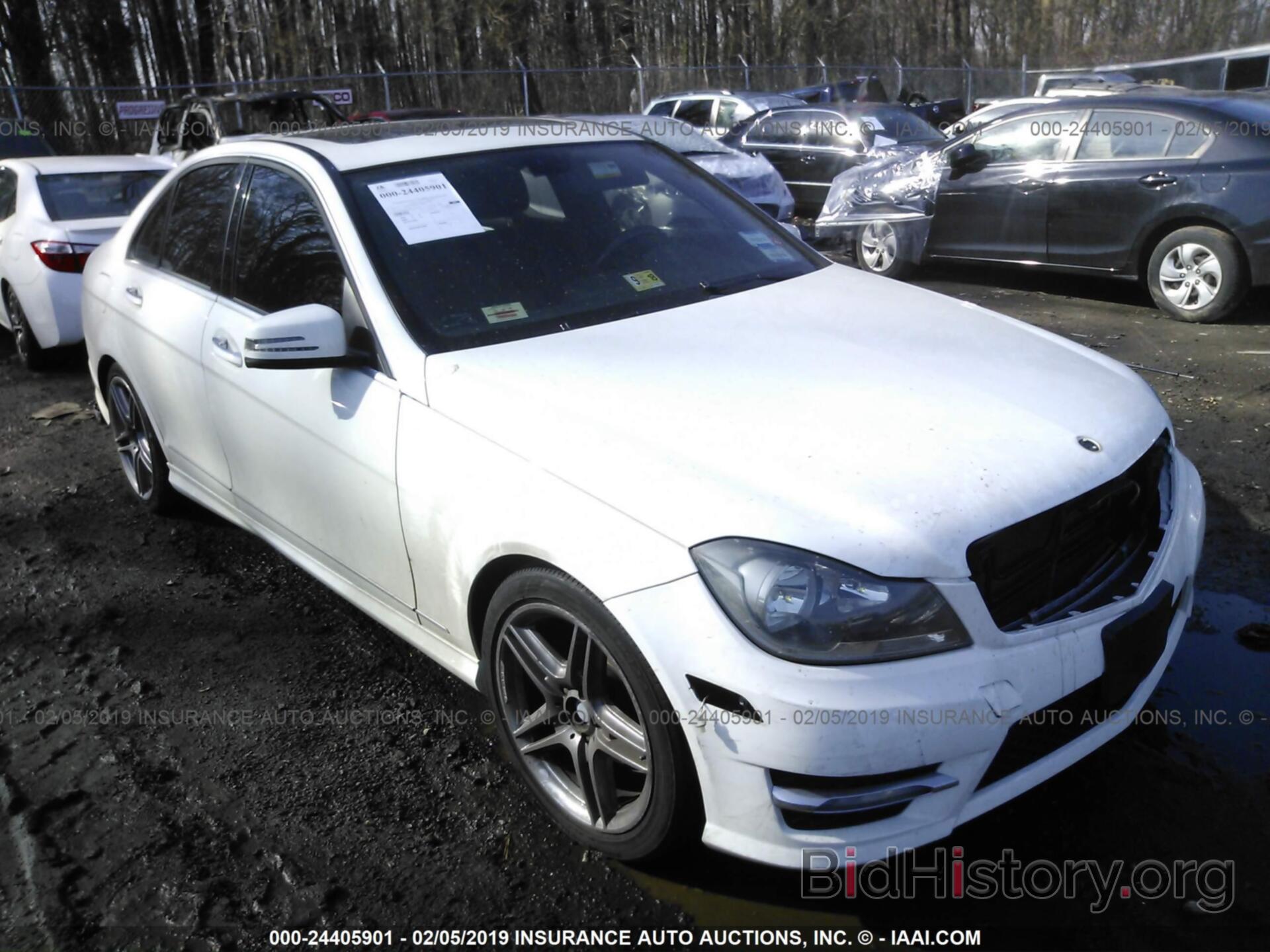 Photo WDDGF4HB9DA767992 - MERCEDES-BENZ C 2013