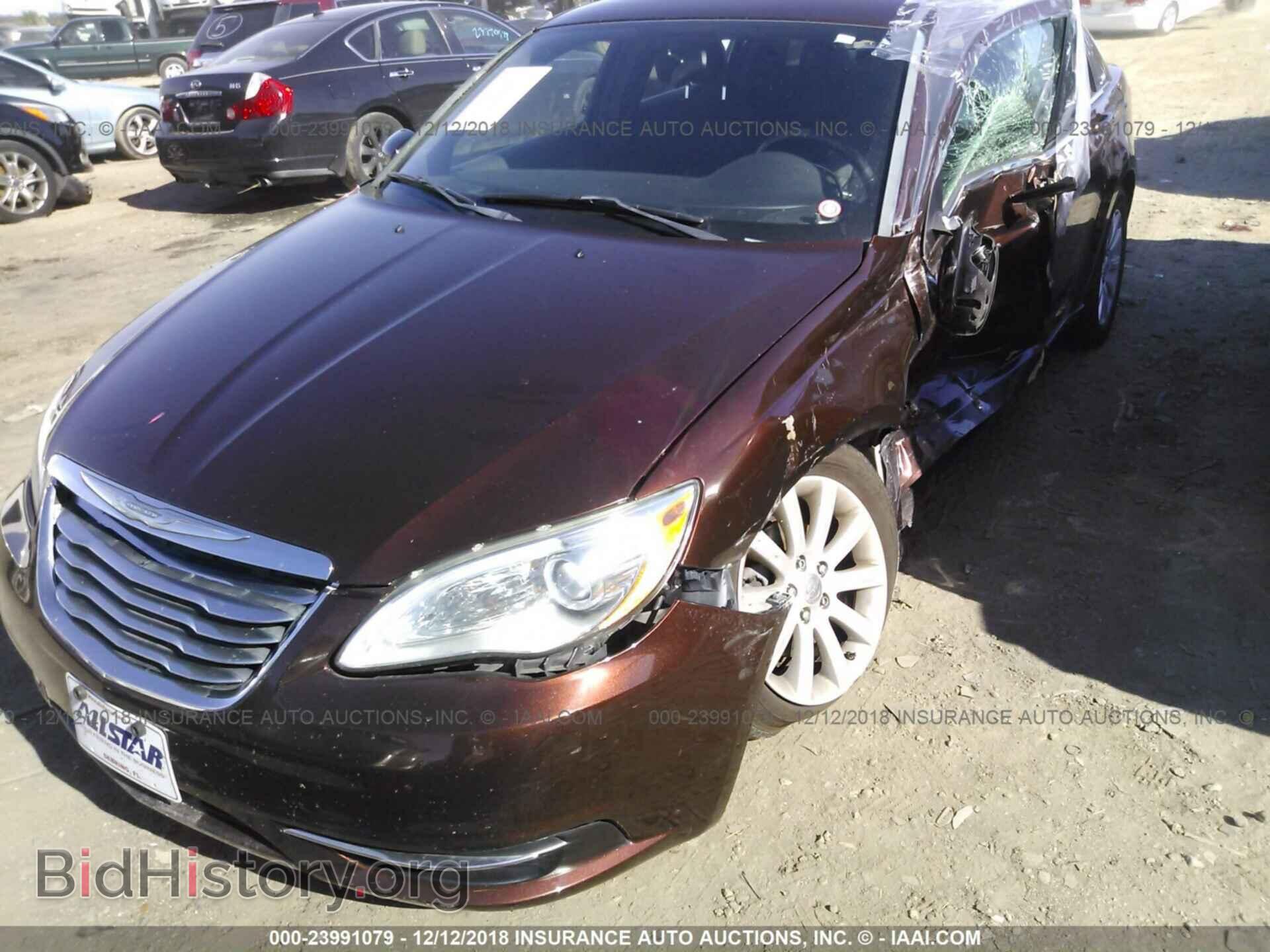 2013 CHRYSLER 200 - VIN: 1C3CCBBG2DN556575 - Photo 2