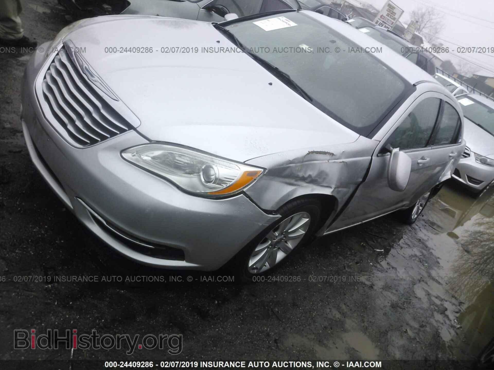 2011 CHRYSLER 200 - VIN: 1C3BC1FB9BN533070 - Фото 2