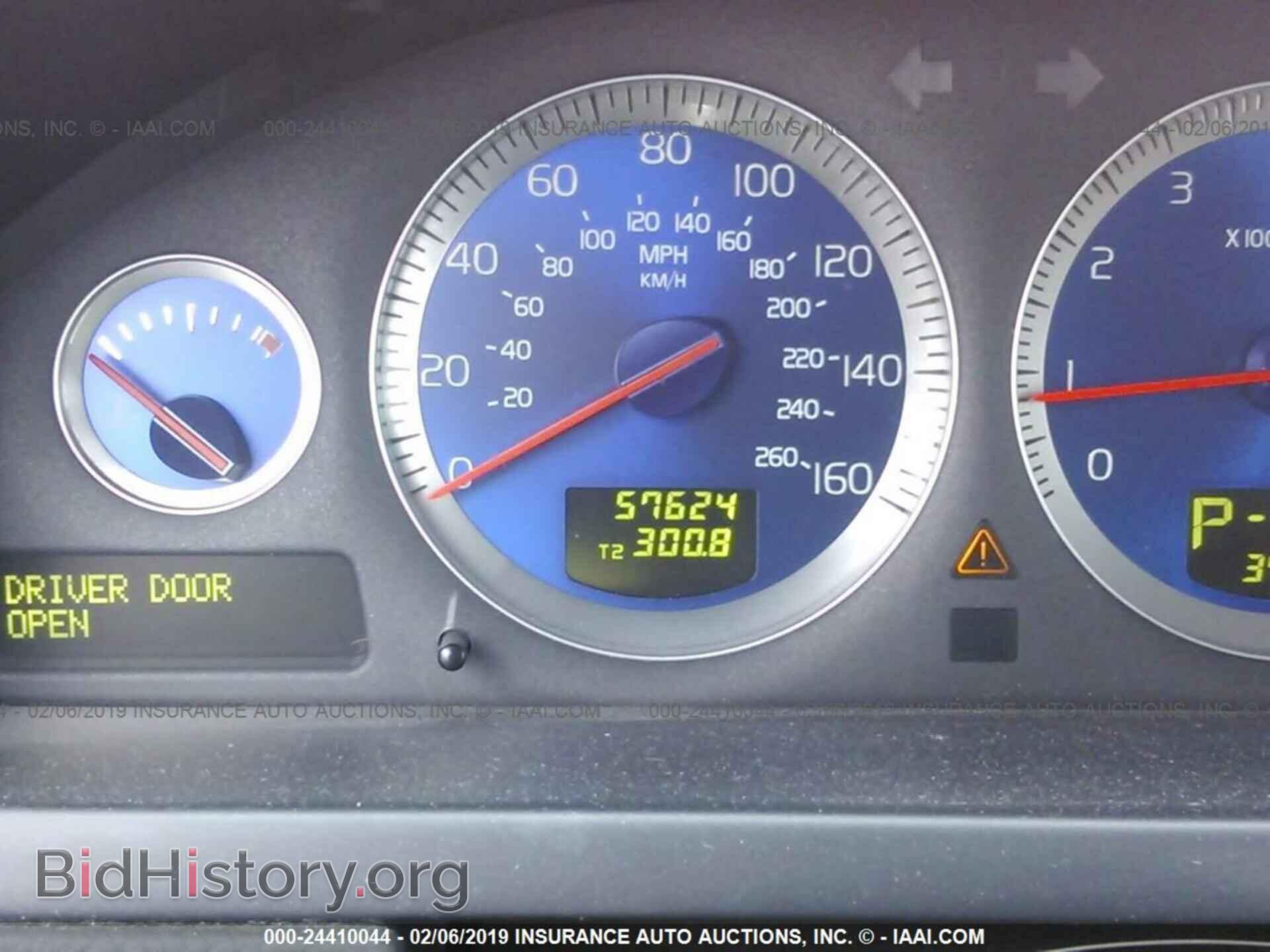 2010 VOLVO XC90 - VIN: YV4982CF8A1565133 - Фото 7