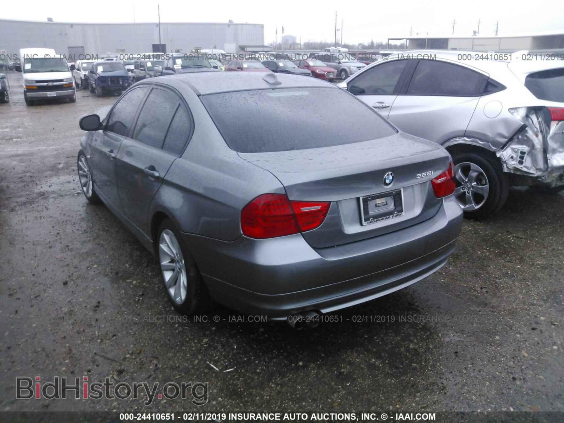2011 BMW 328 - VIN: WBAPH7C59BE852843 - Фото 3