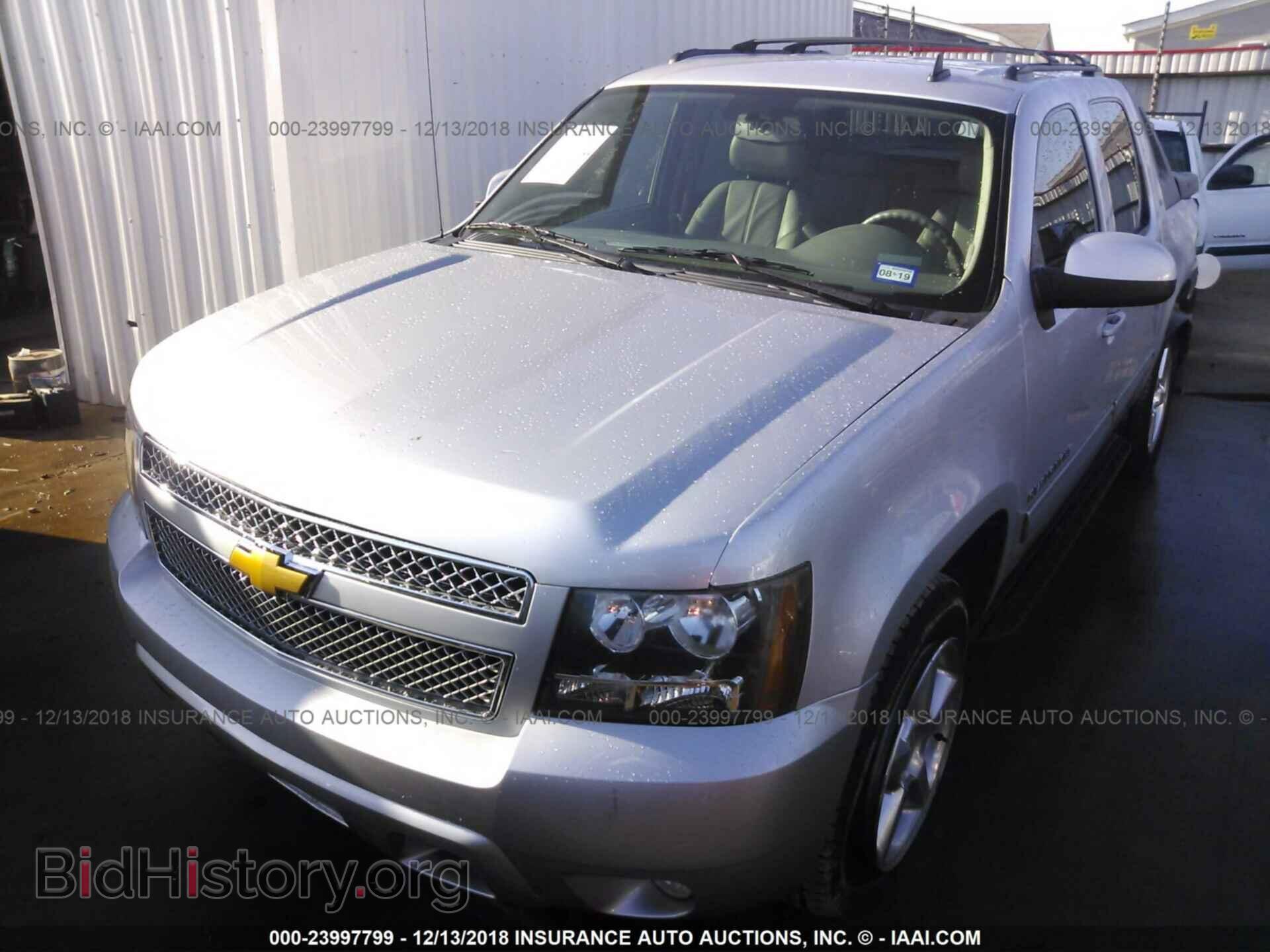 2011 CHEVROLET AVALANCHE - VIN: 3GNTKFE34BG259478 - Фото 2
