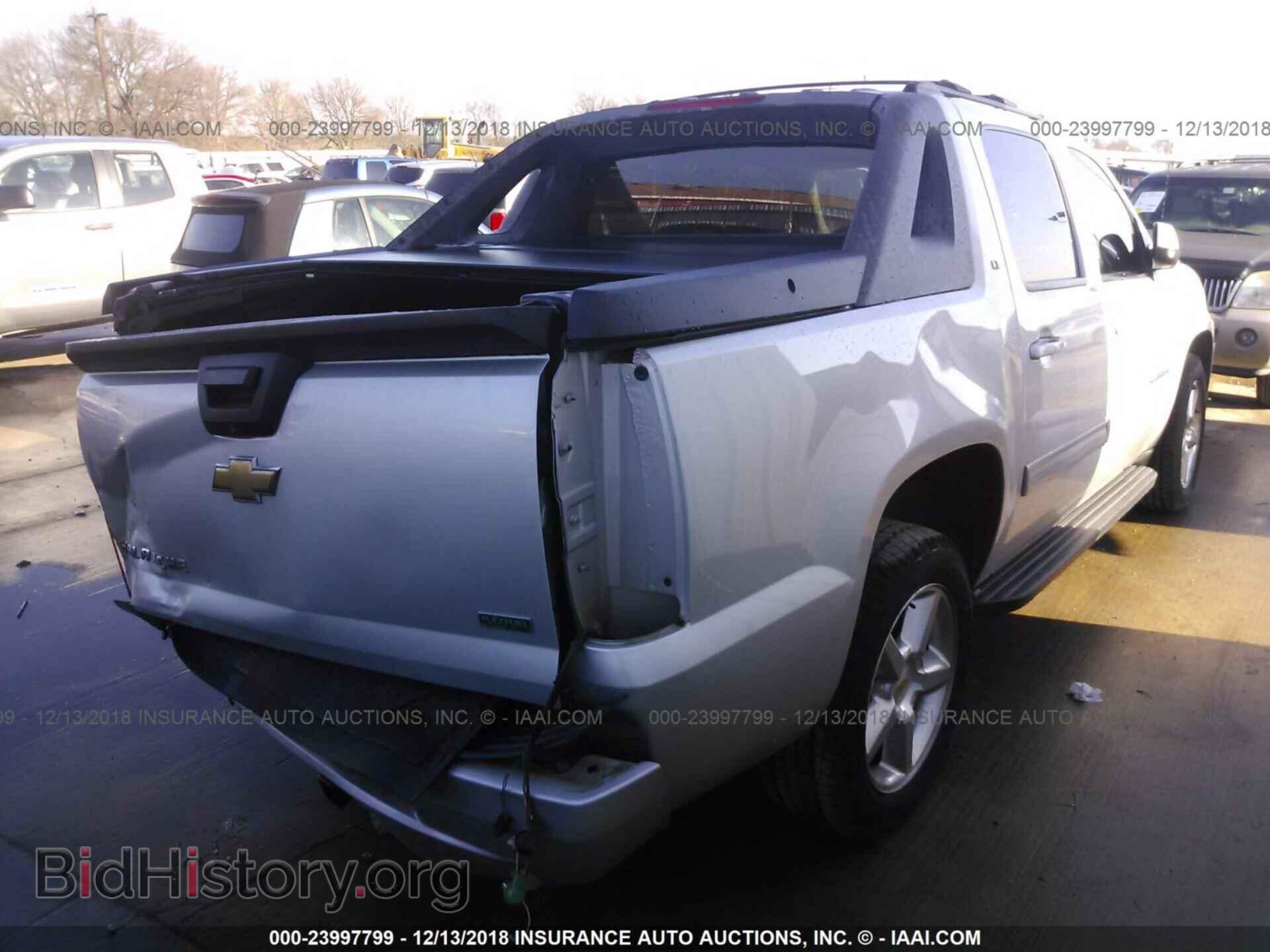 2011 CHEVROLET AVALANCHE - VIN: 3GNTKFE34BG259478 - Фото 4
