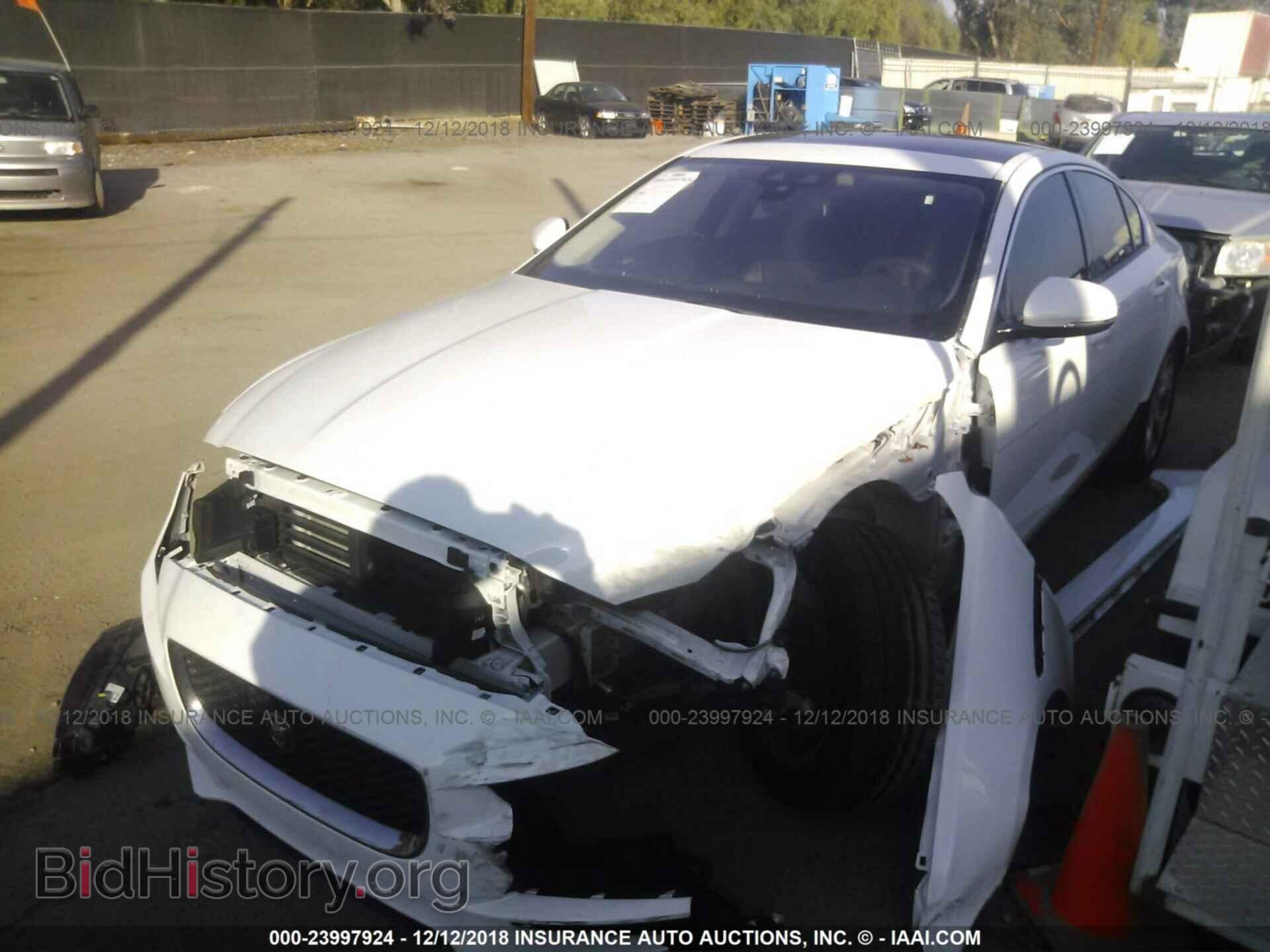 2017 JAGUAR XE - VIN: SAJAR4BG7HA968275 - Фото 2
