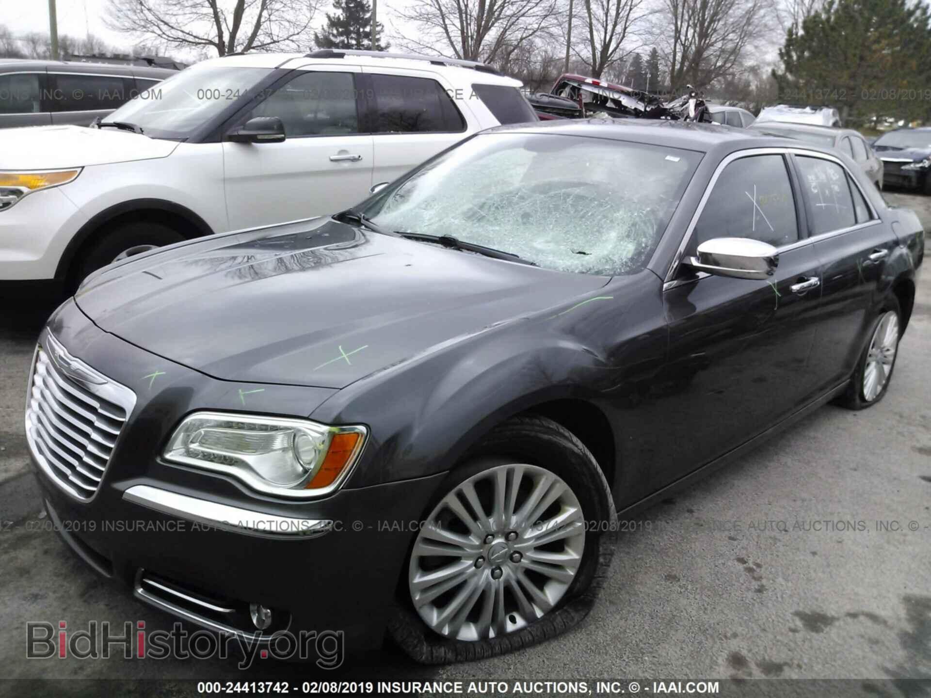 2013 CHRYSLER 300C - VIN: 2C3CCAKG2DH683040 - Фото 2