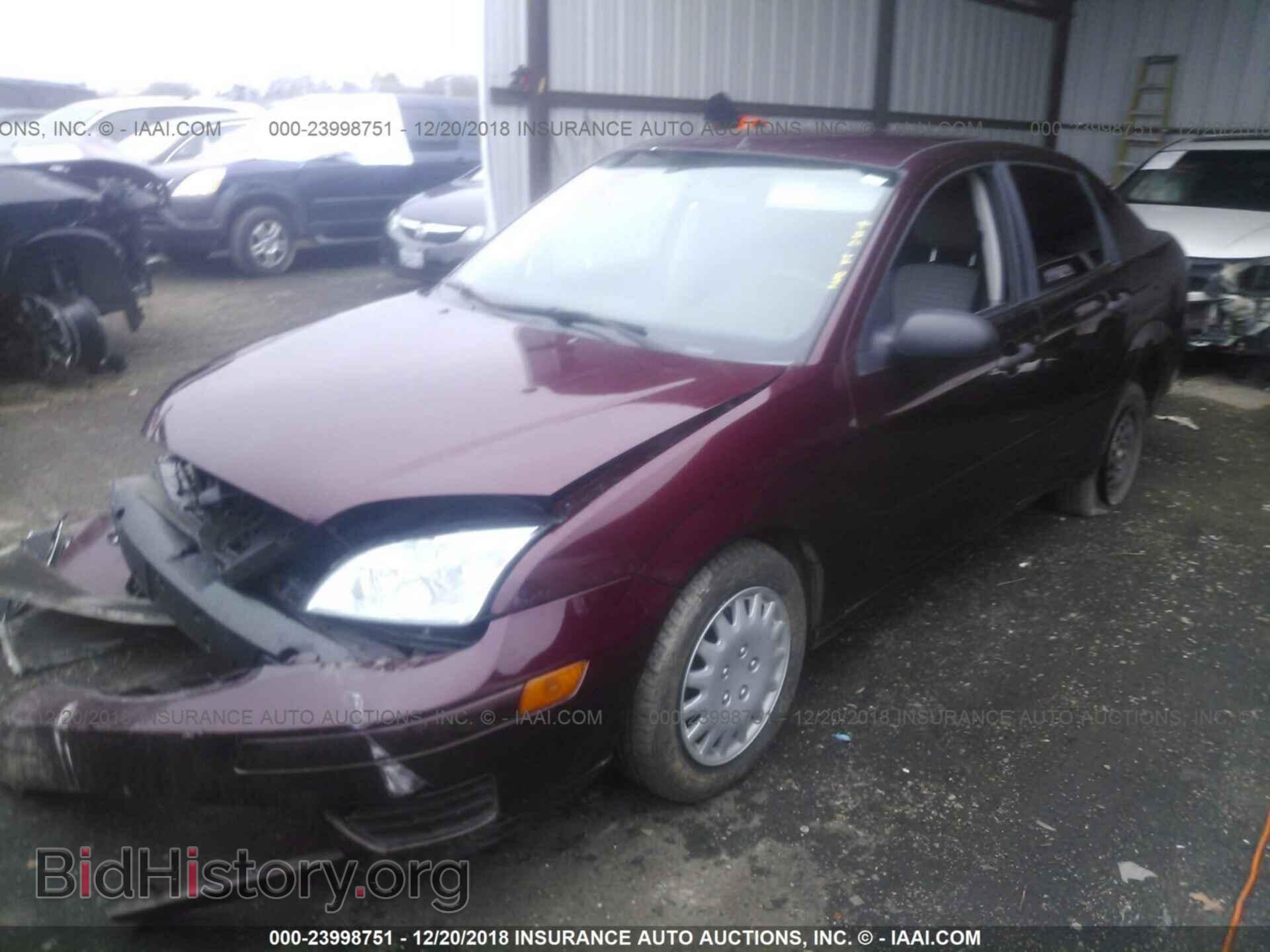 2007 FORD FOCUS - VIN: 1FAFP34N97W285940 - Photo 2