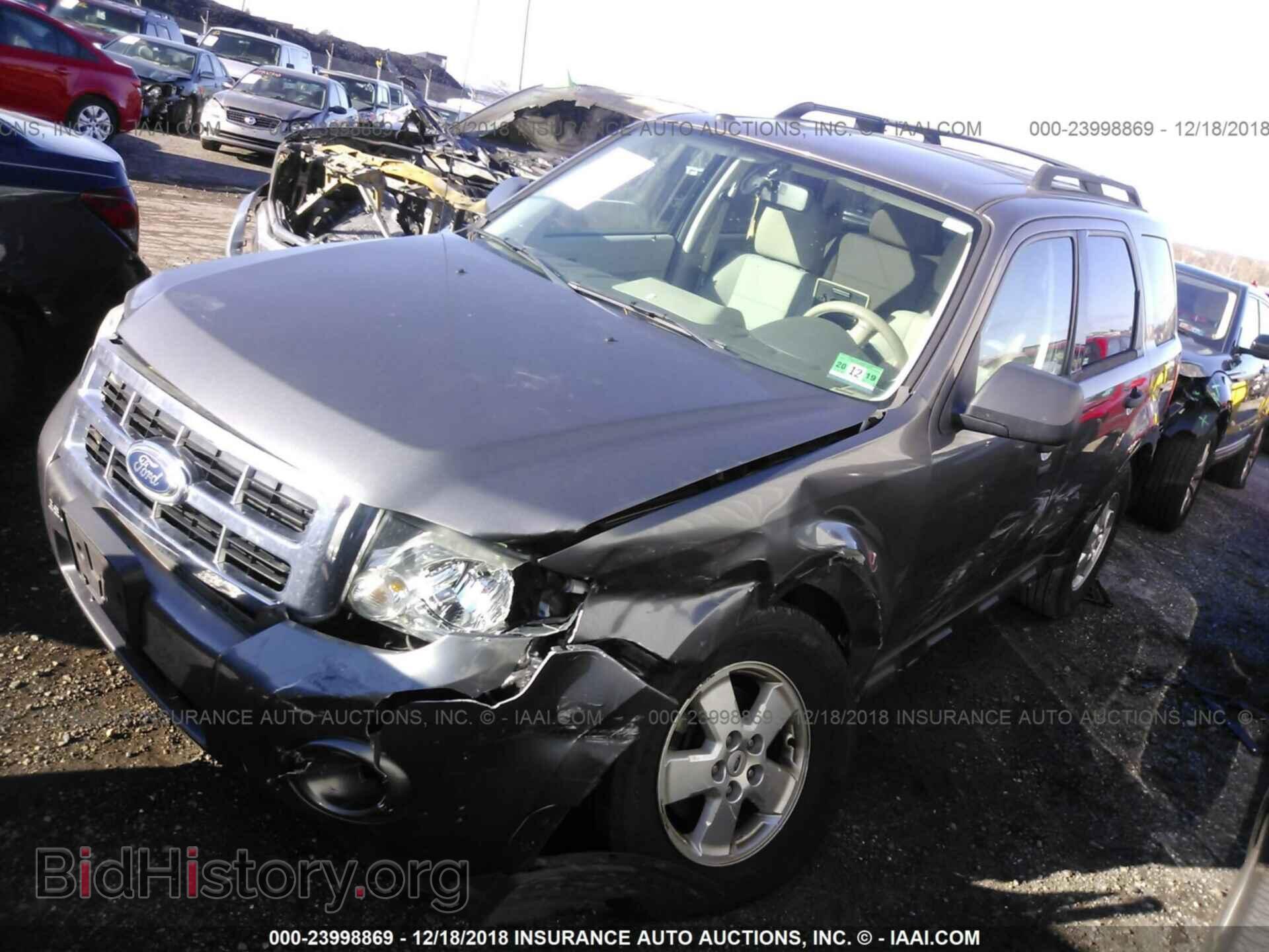 2011 FORD ESCAPE - VIN: 1FMCU0D78BKA25000 - Photo 2