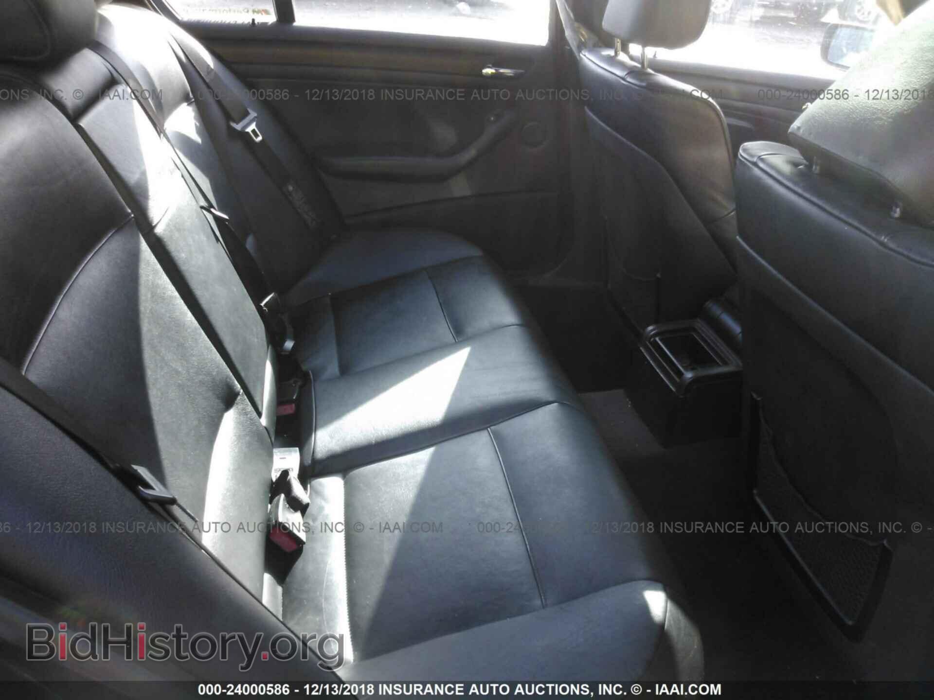 2004 BMW 330 - VIN: WBAEV53454KM35400 - Фото 8