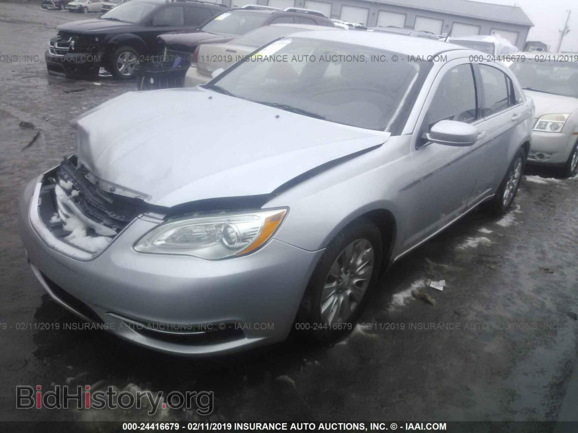 2012 CHRYSLER 200 - VIN: 1C3CCBAB2CN167424 - Фото 2