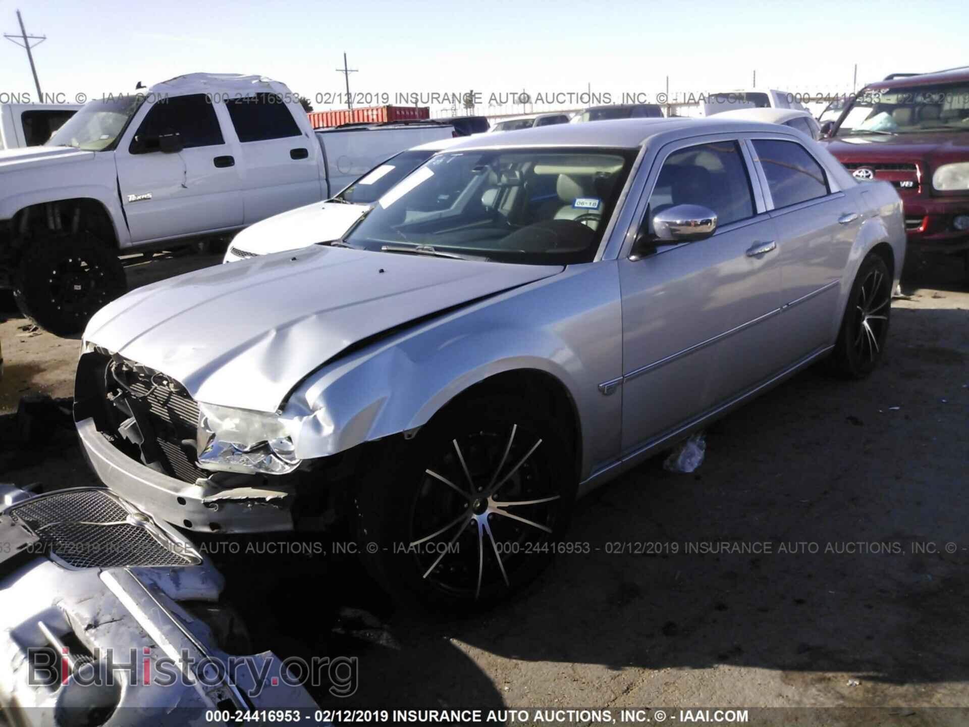 2006 CHRYSLER 300C - VIN: 2C3KA63H86H356800 - Фото 2